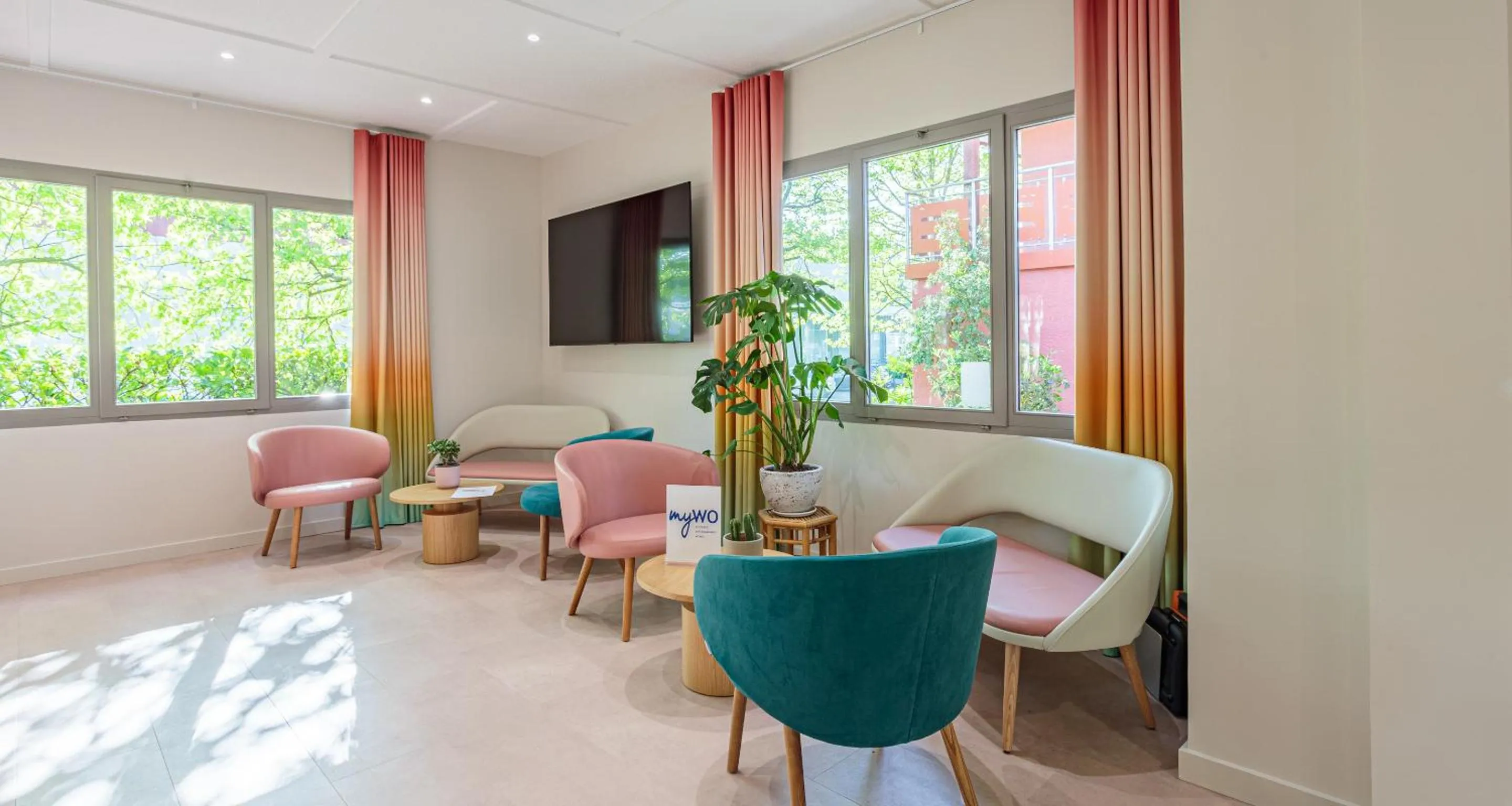 Communal lounge/ TV room in Sure Hotel by Best Western Biarritz Aeroport