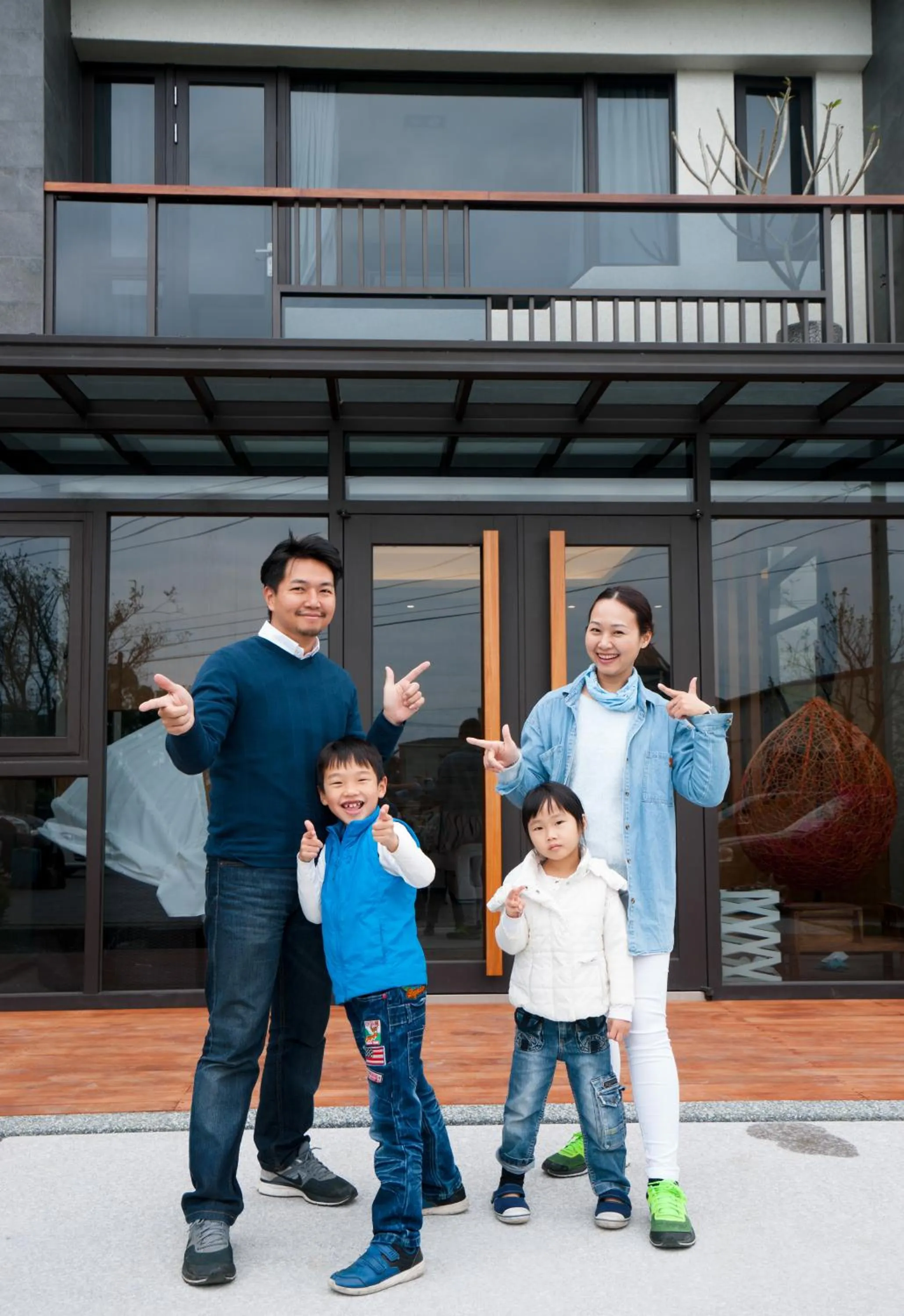 Family in Sunny Stream B & B