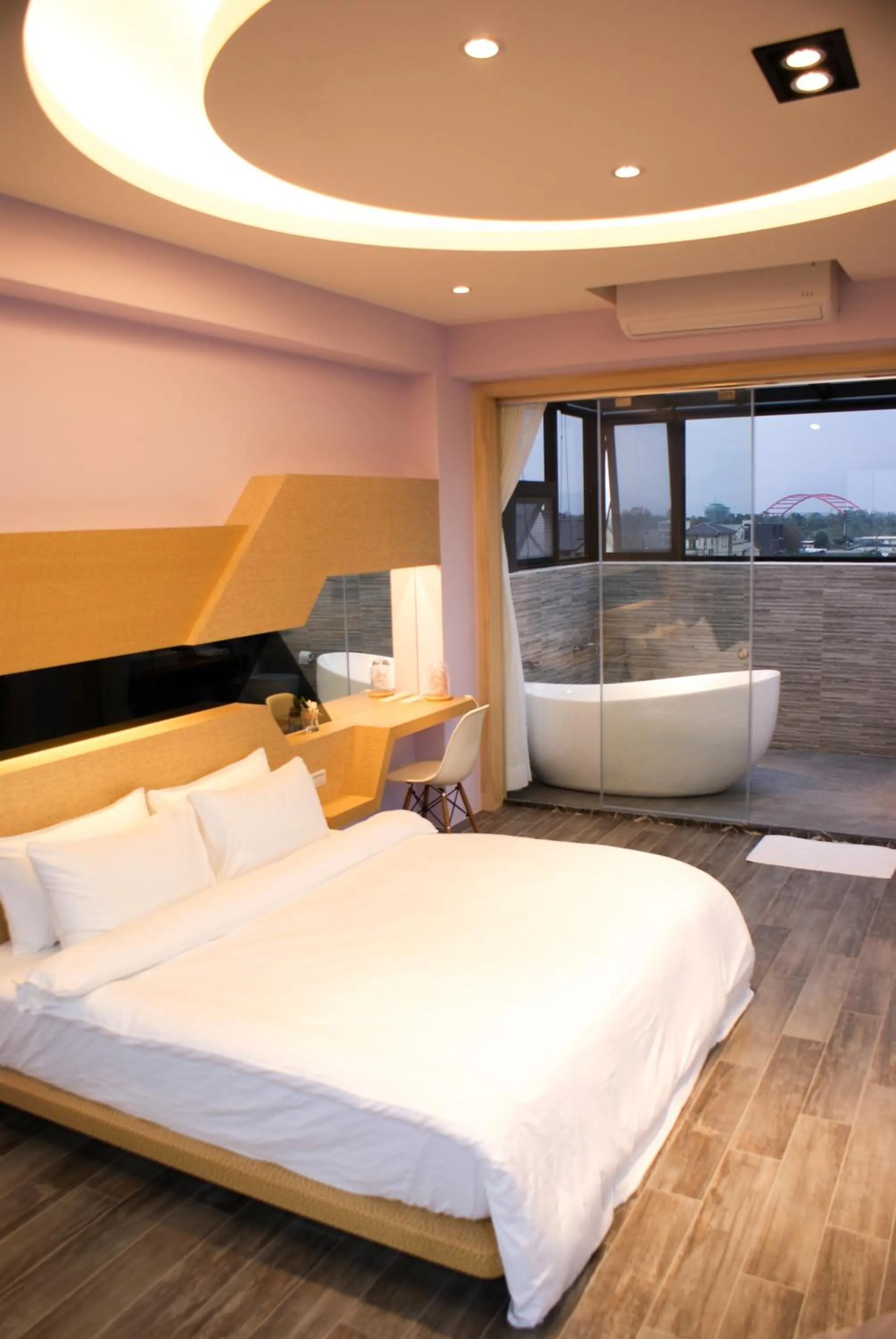 Photo of the whole room, Bed in Sunny Stream B & B