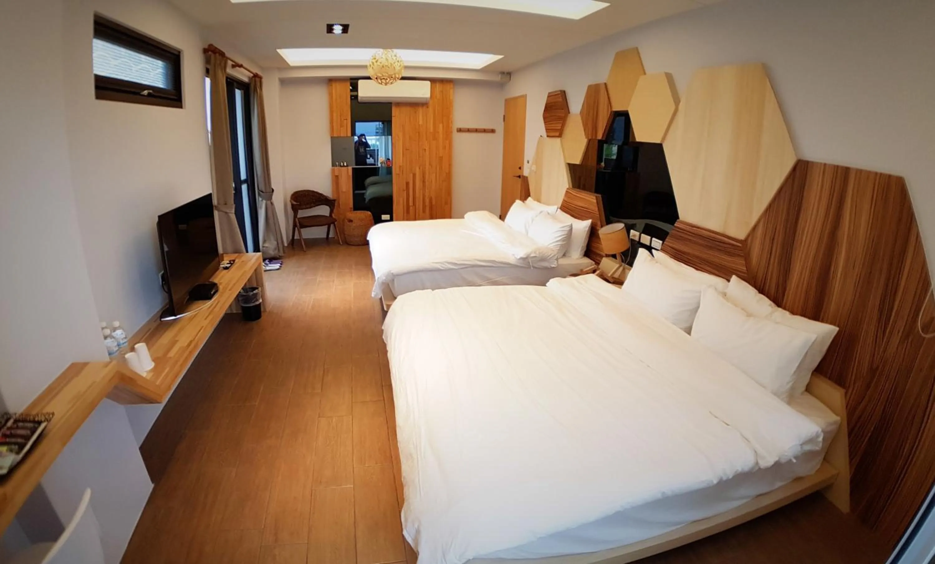 Photo of the whole room, Bed in Sunny Stream B & B