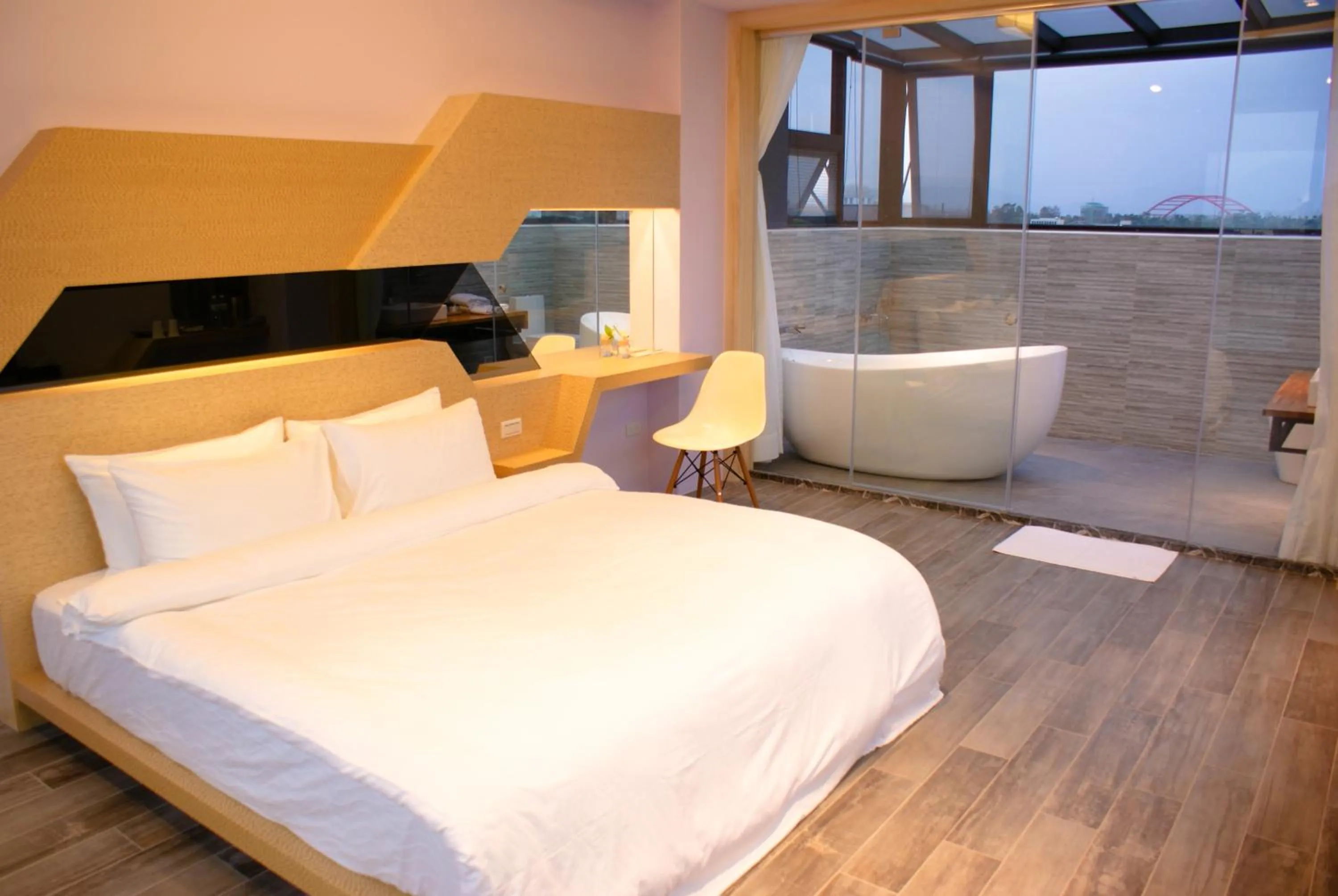 Photo of the whole room, Bed in Sunny Stream B & B