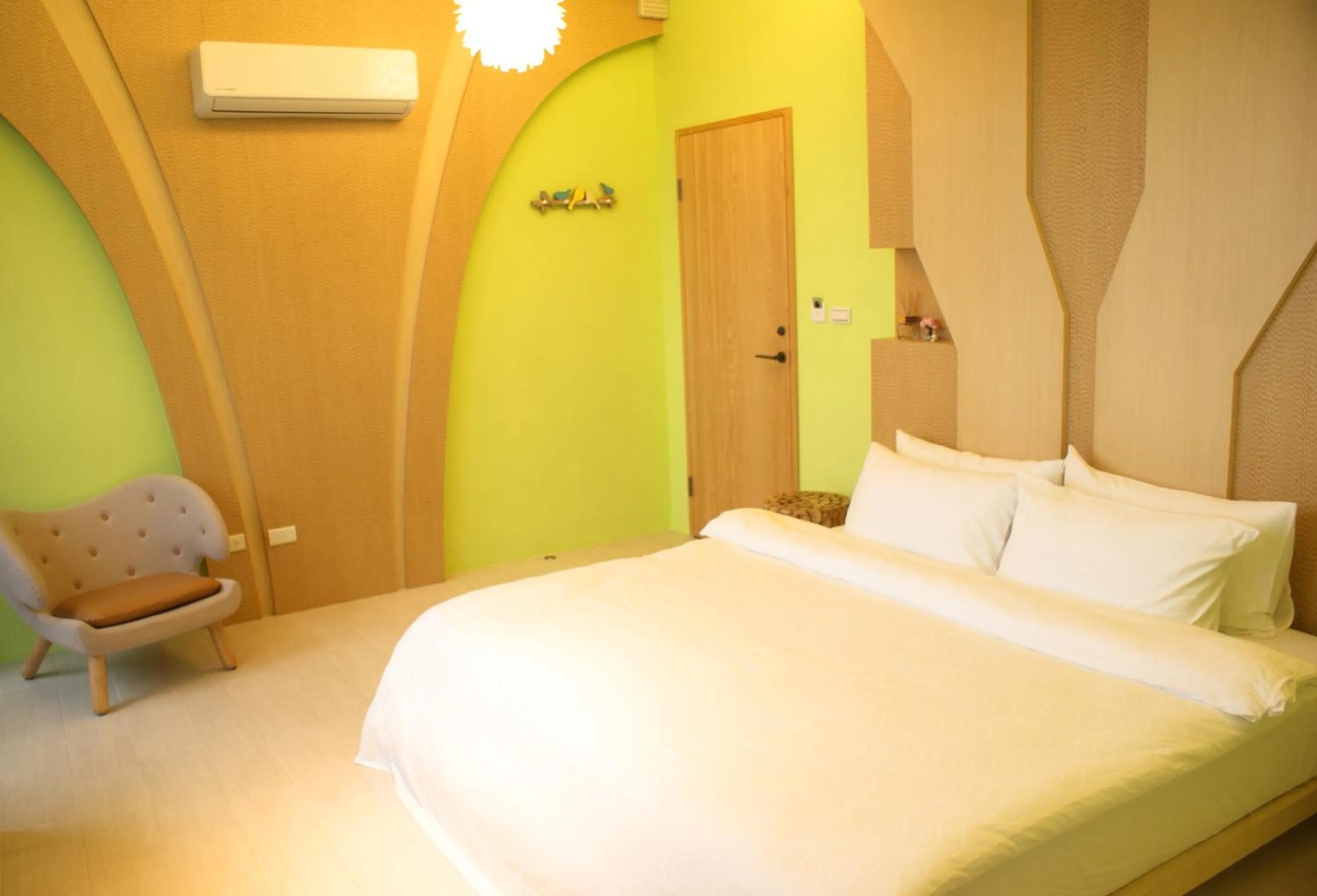 Photo of the whole room, Bed in Sunny Stream B & B