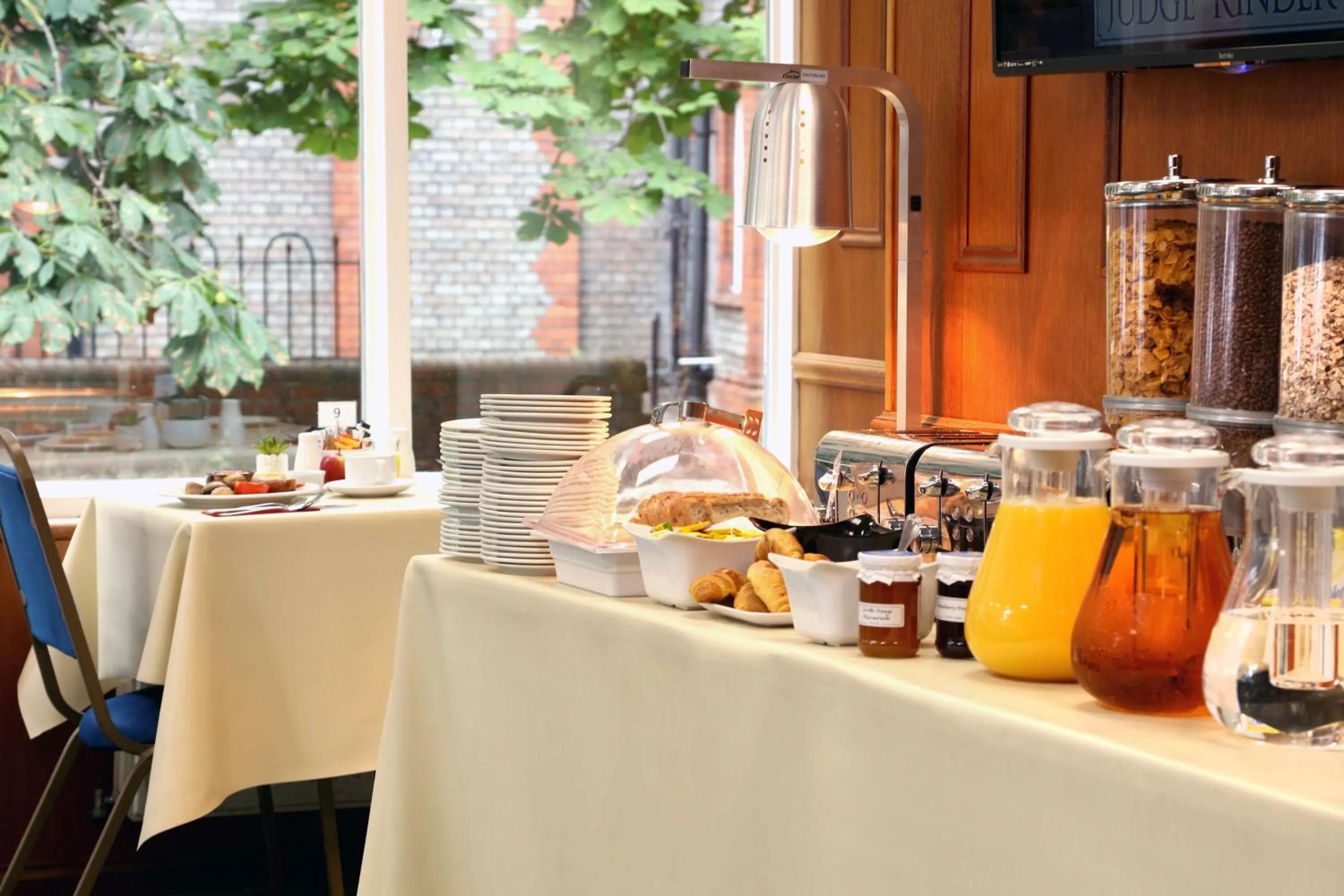 Restaurant/places to eat in Sure Hotel by Best Western Reading