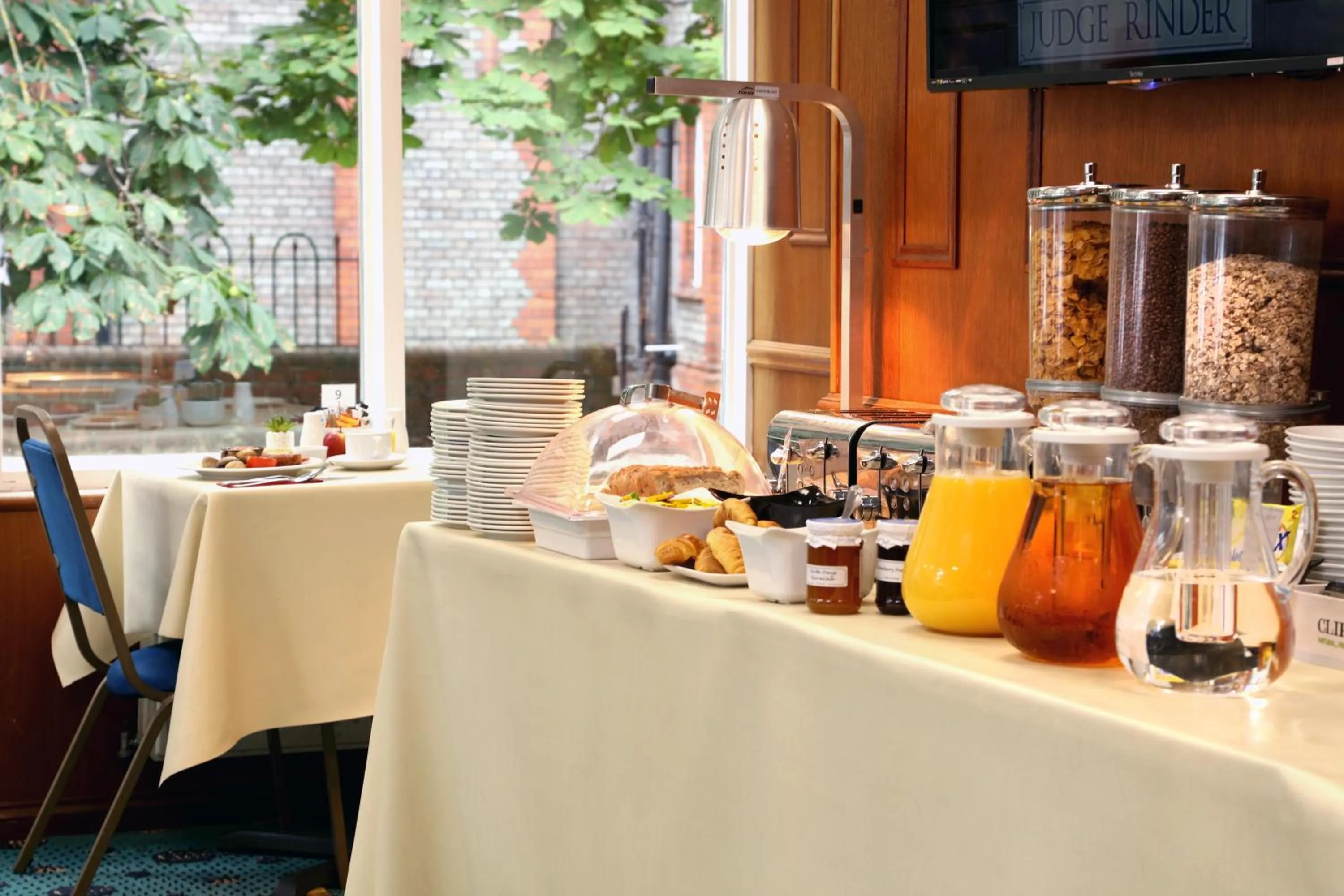 Restaurant/places to eat in Sure Hotel by Best Western Reading