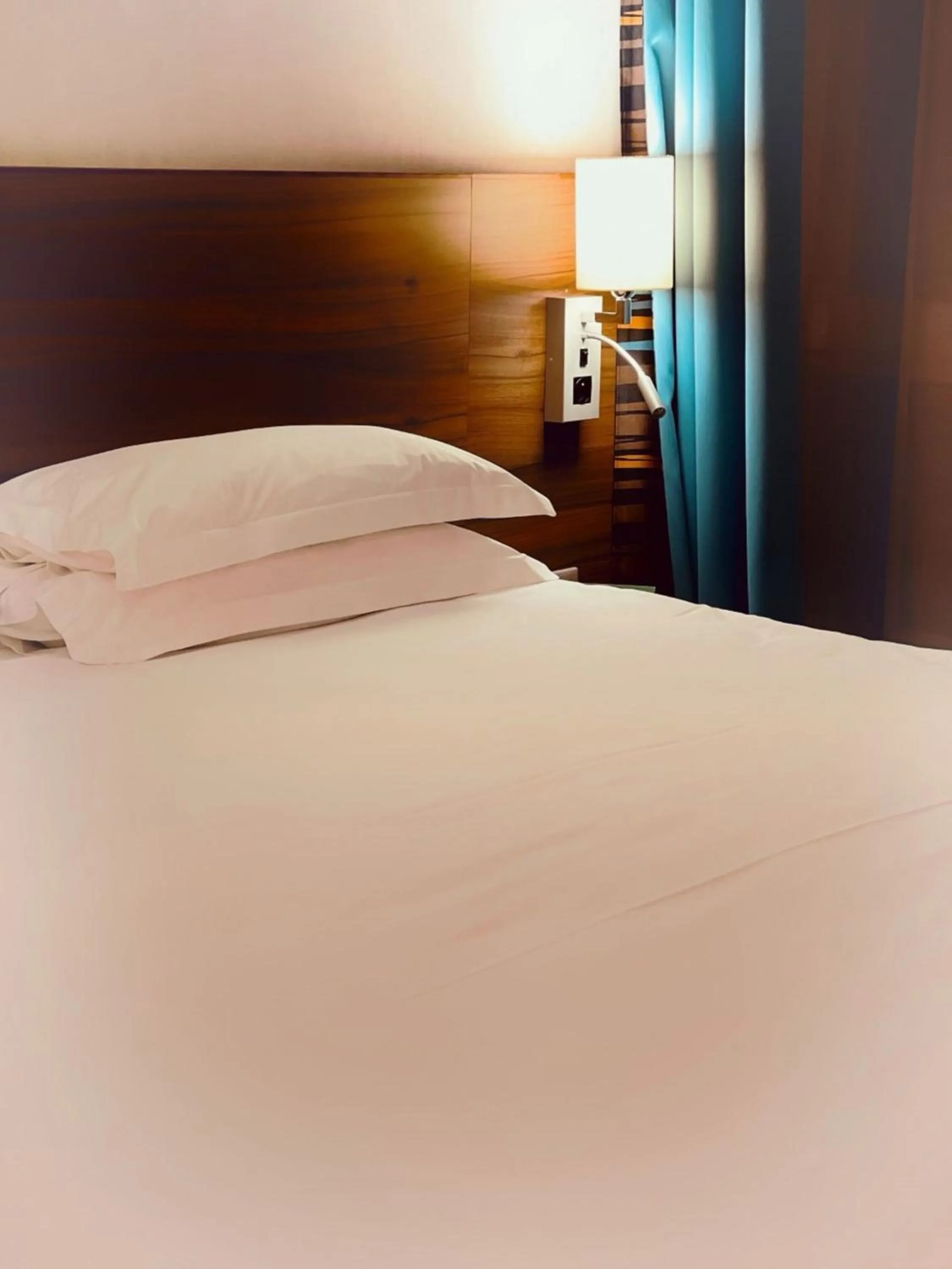 Bed in Holiday Inn Paris Montmartre by IHG