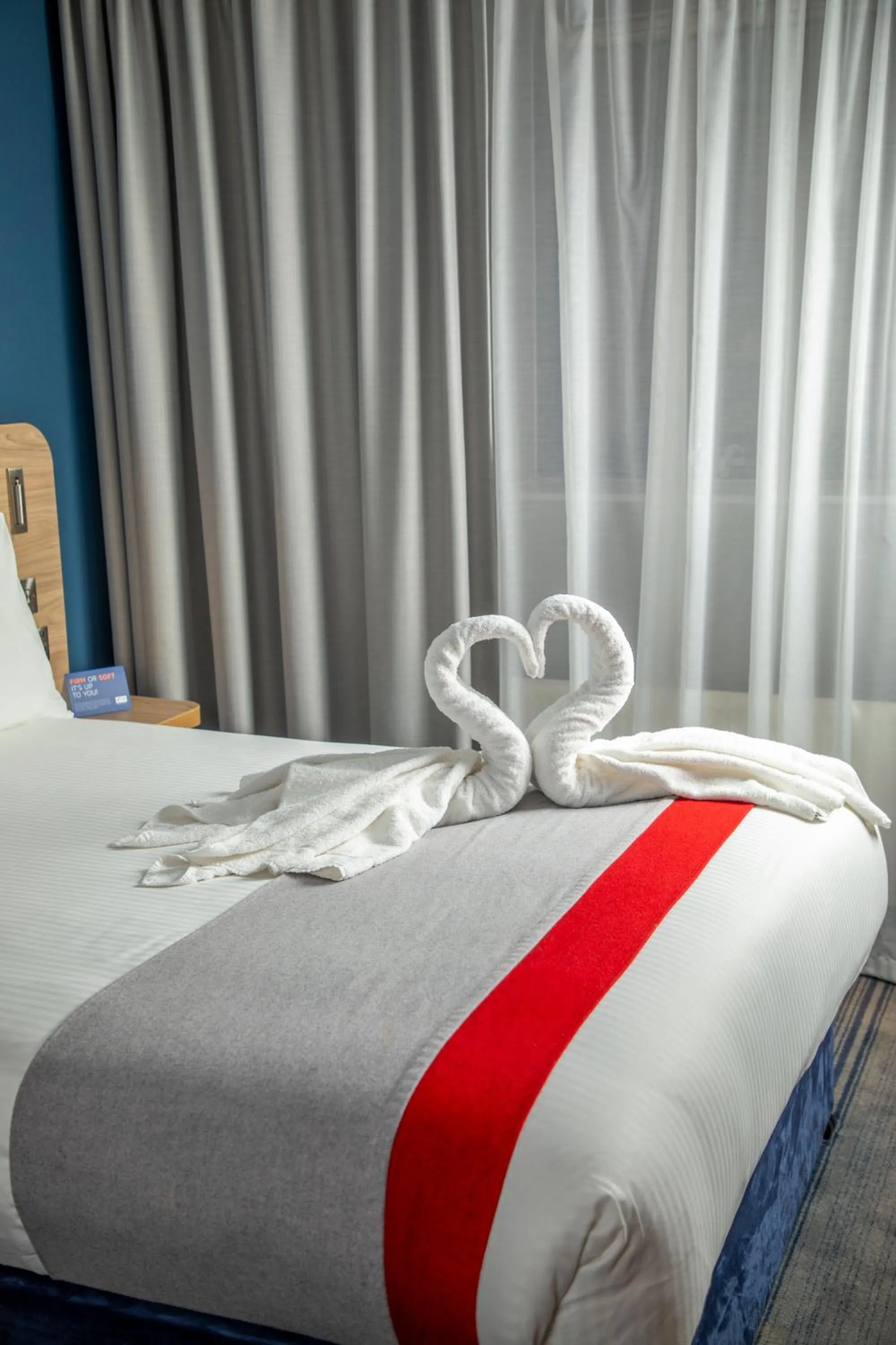 Bed in Holiday Inn Express Royal Docks by IHG