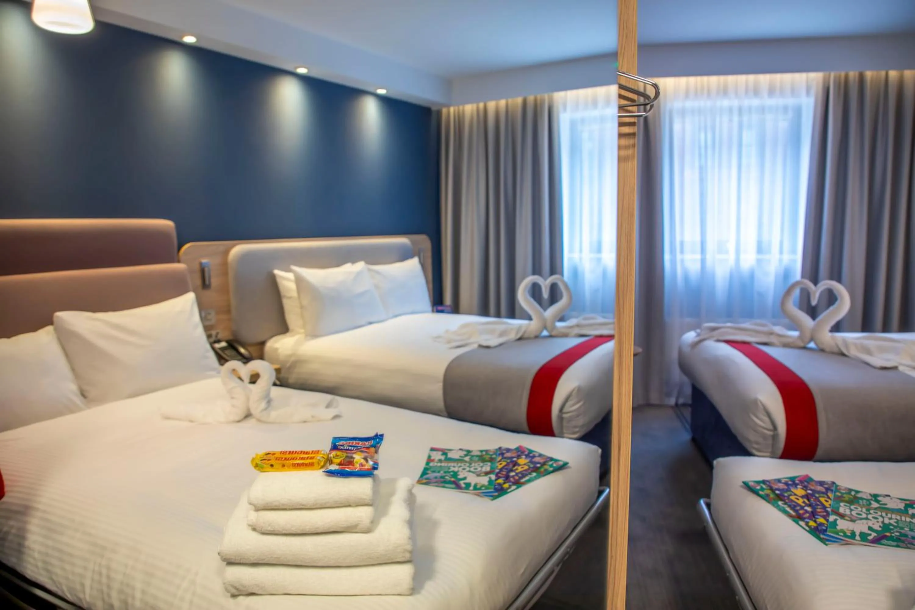 Bed in Holiday Inn Express Royal Docks by IHG