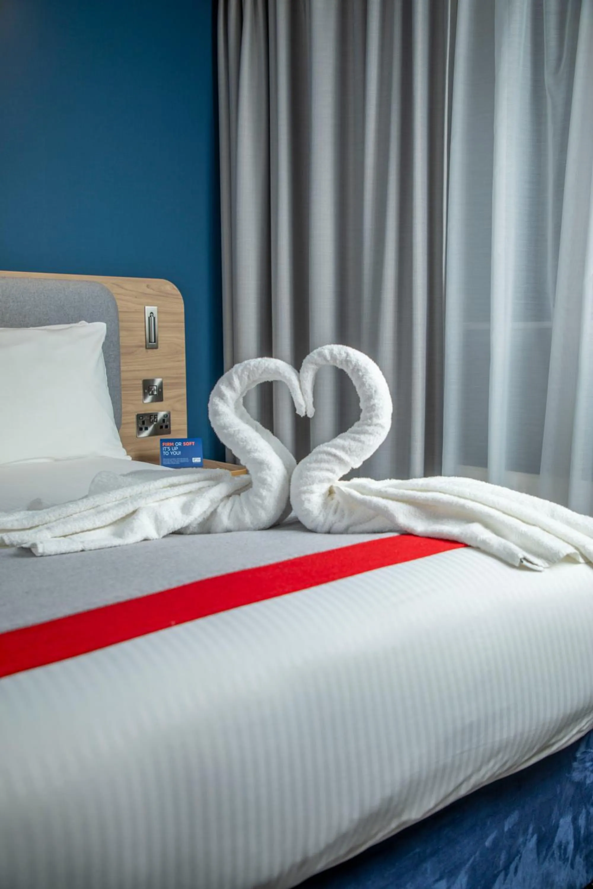 Bed in Holiday Inn Express Royal Docks by IHG