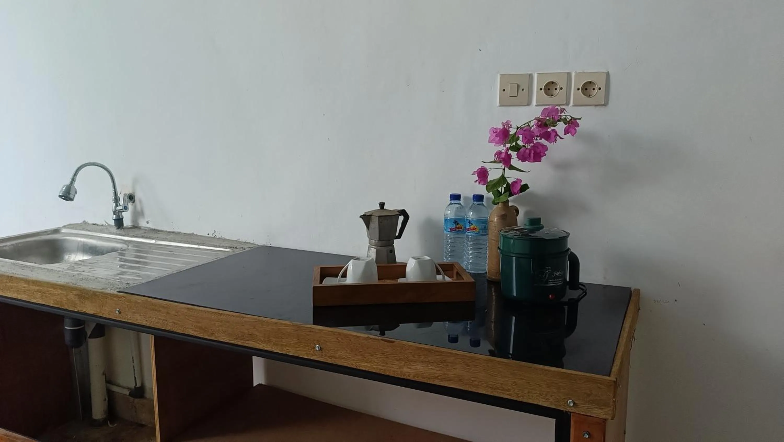 Shibui Garden Bungalows and Restaurant