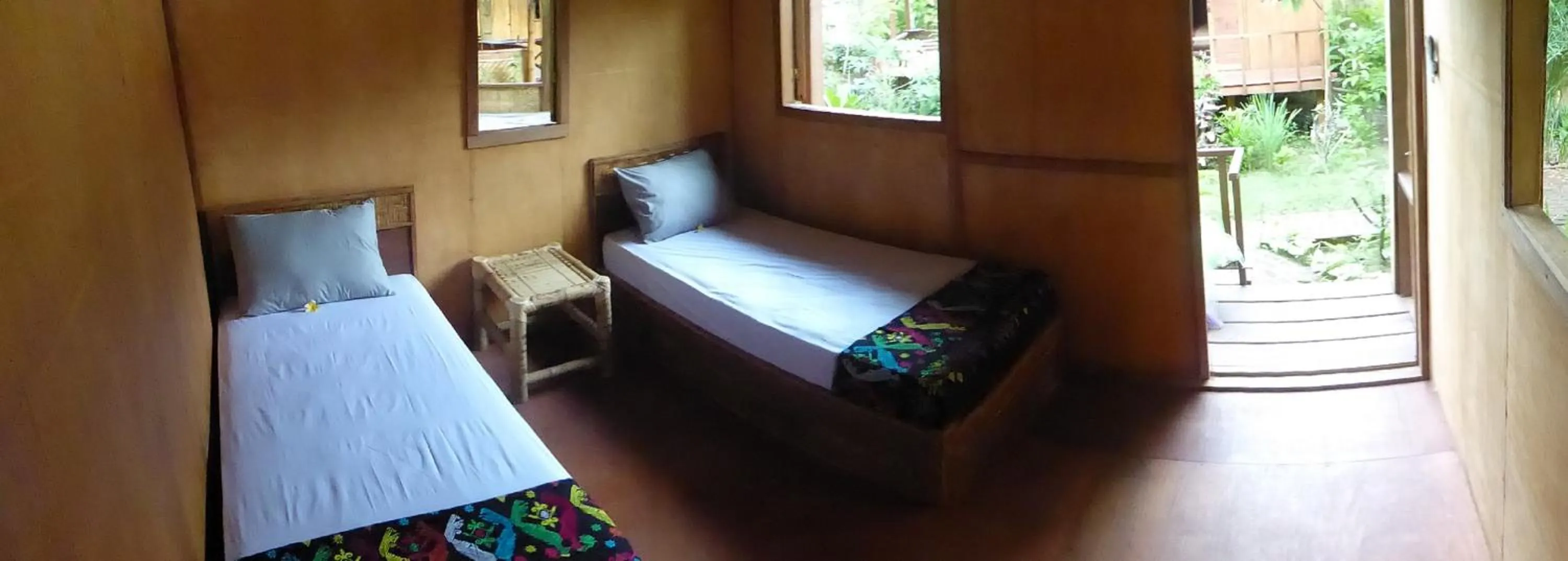 Photo of the whole room, Bed in Shibui Garden Bungalows and Restaurant