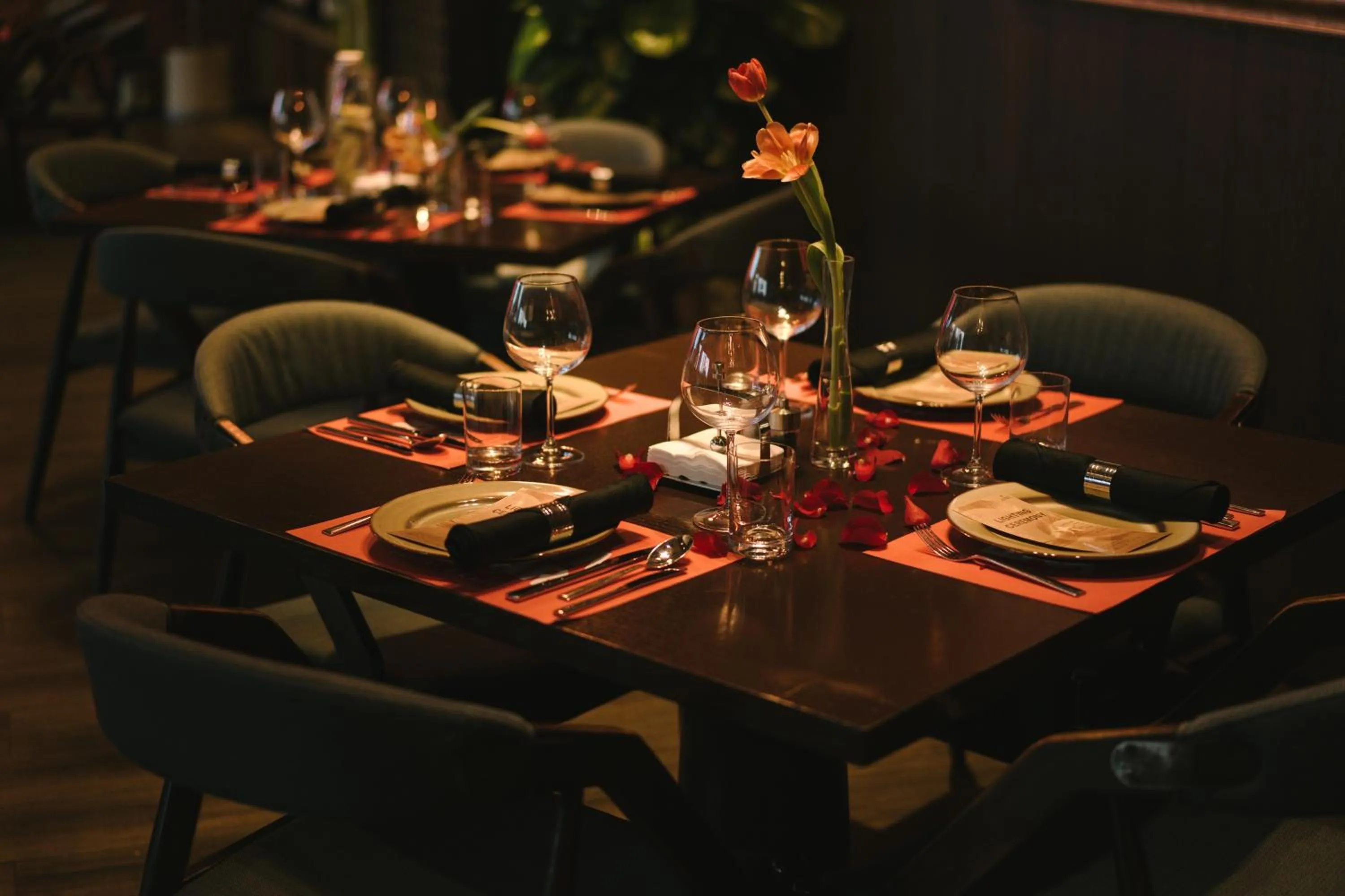 Restaurant/places to eat in Shangri-La Yiwu - 3 Min To The Mall, Free Coffee At Lobby