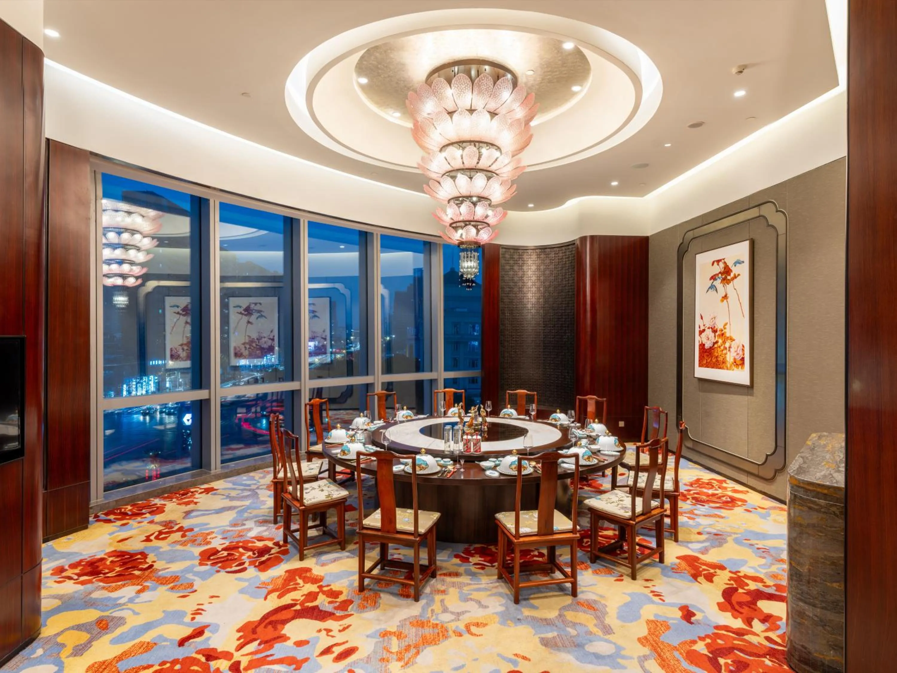 Restaurant/places to eat in Shangri-La Yiwu - 3 Min To The Mall, Free Coffee At Lobby