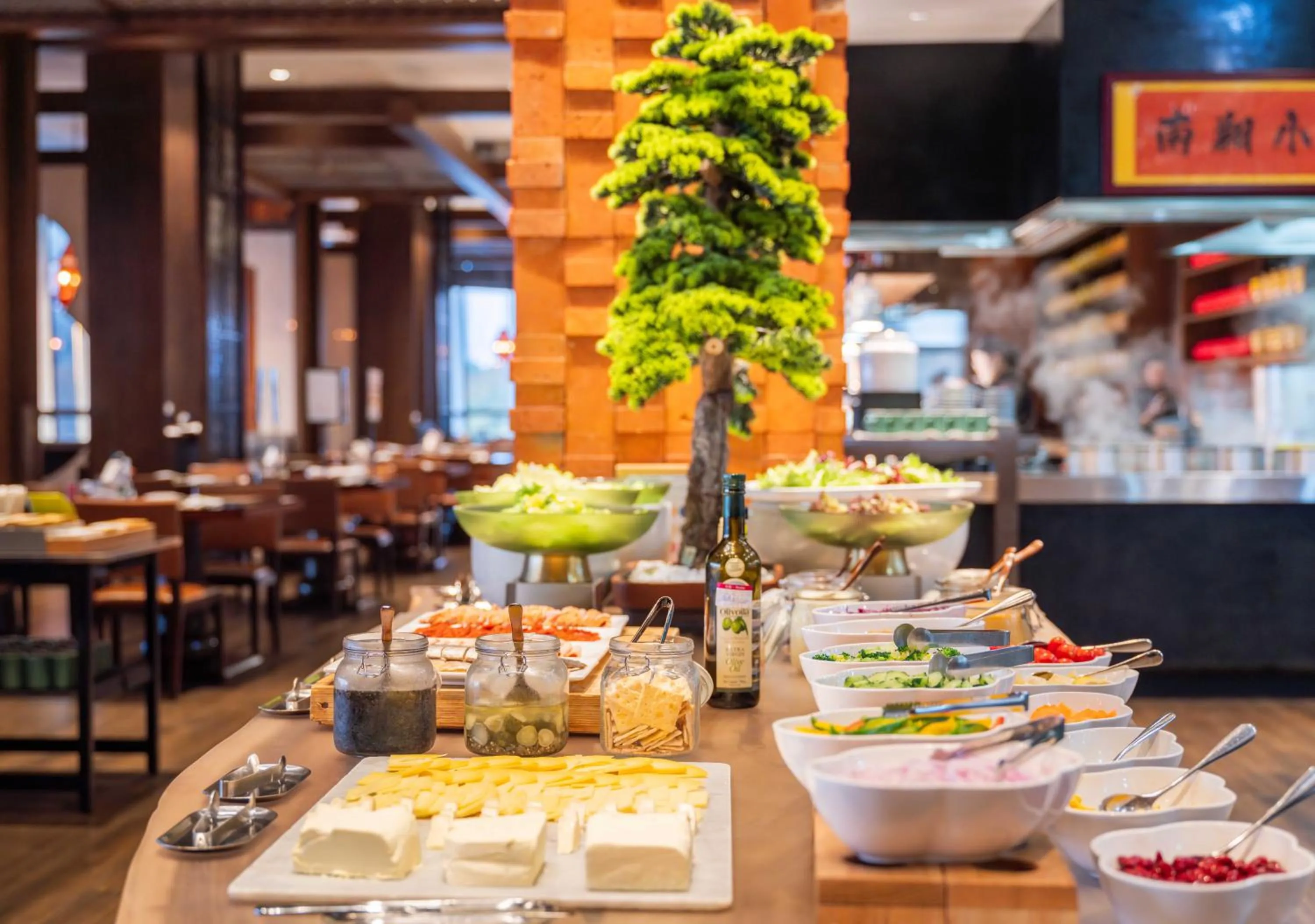 Breakfast in Shangri-La Yiwu