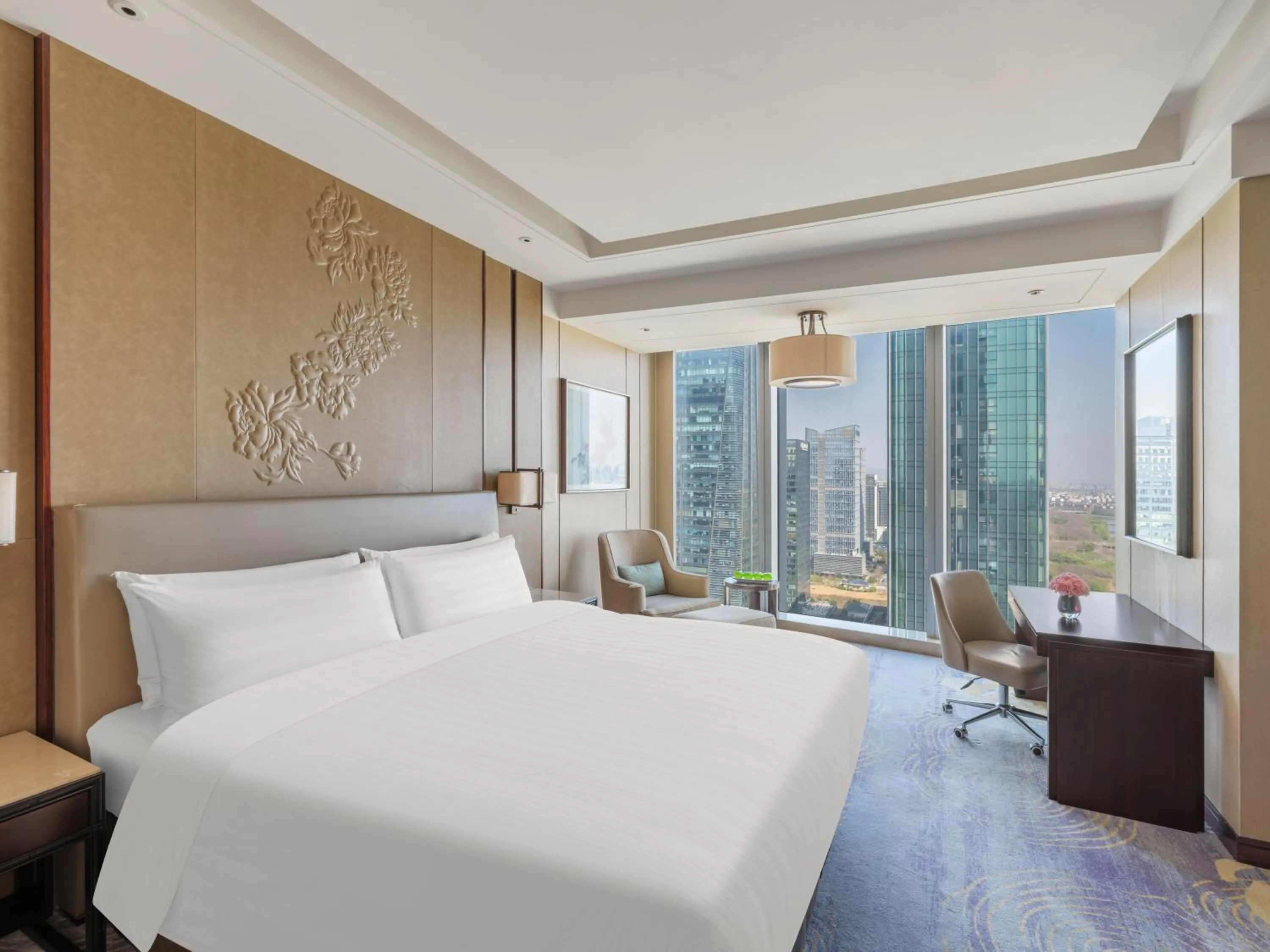 Bedroom, Bed in Shangri-La Yiwu - 3 Min To The Mall, Free Coffee At Lobby