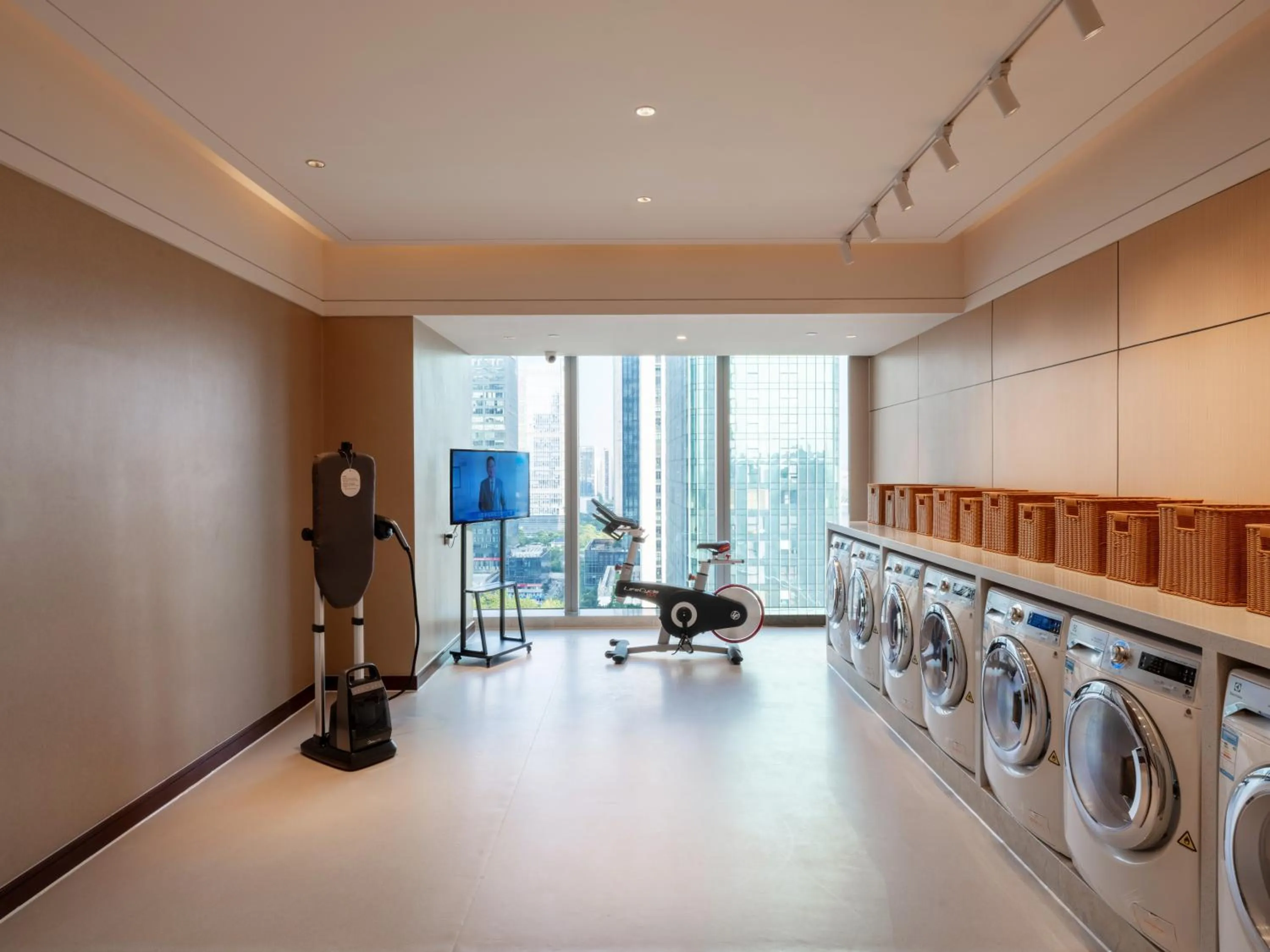 washing machine in Shangri-La Yiwu - 3 Min To The Mall, Free Coffee At Lobby