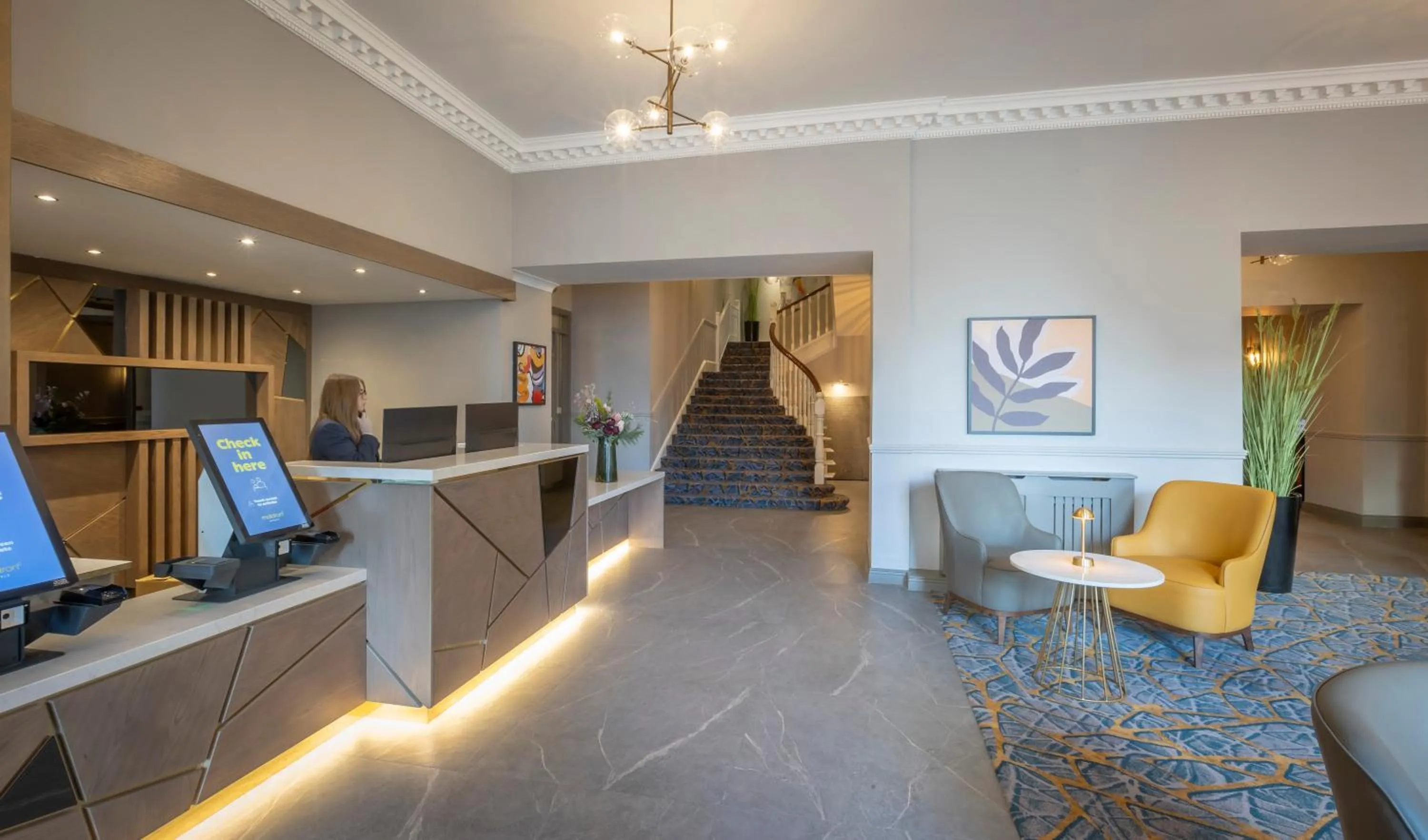 Lobby or reception in Maldron Hotel Shandon Cork City