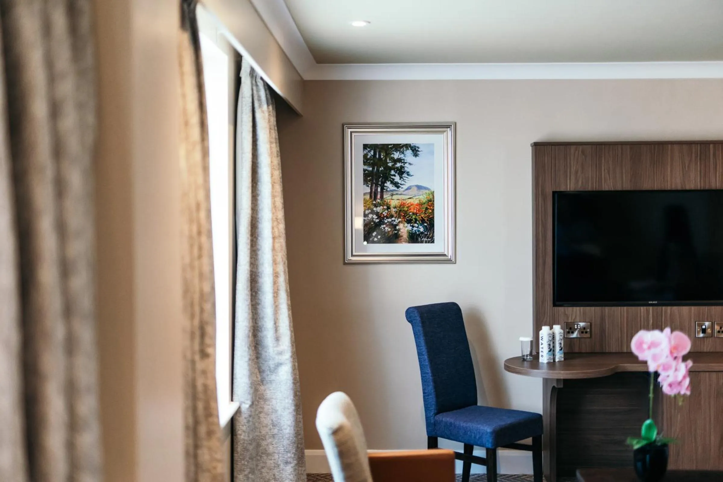 Bedroom in Dillon’s Hotel