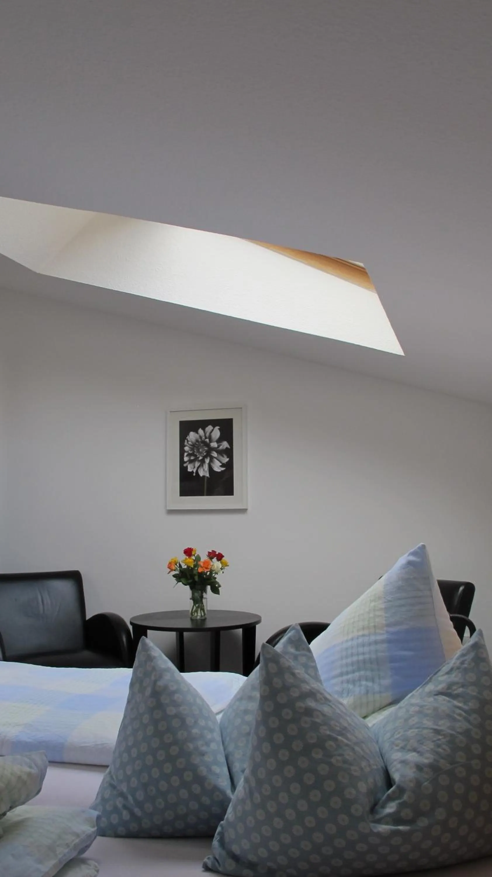 Photo of the whole room, Bed in Hotel Anlage Heidelberg