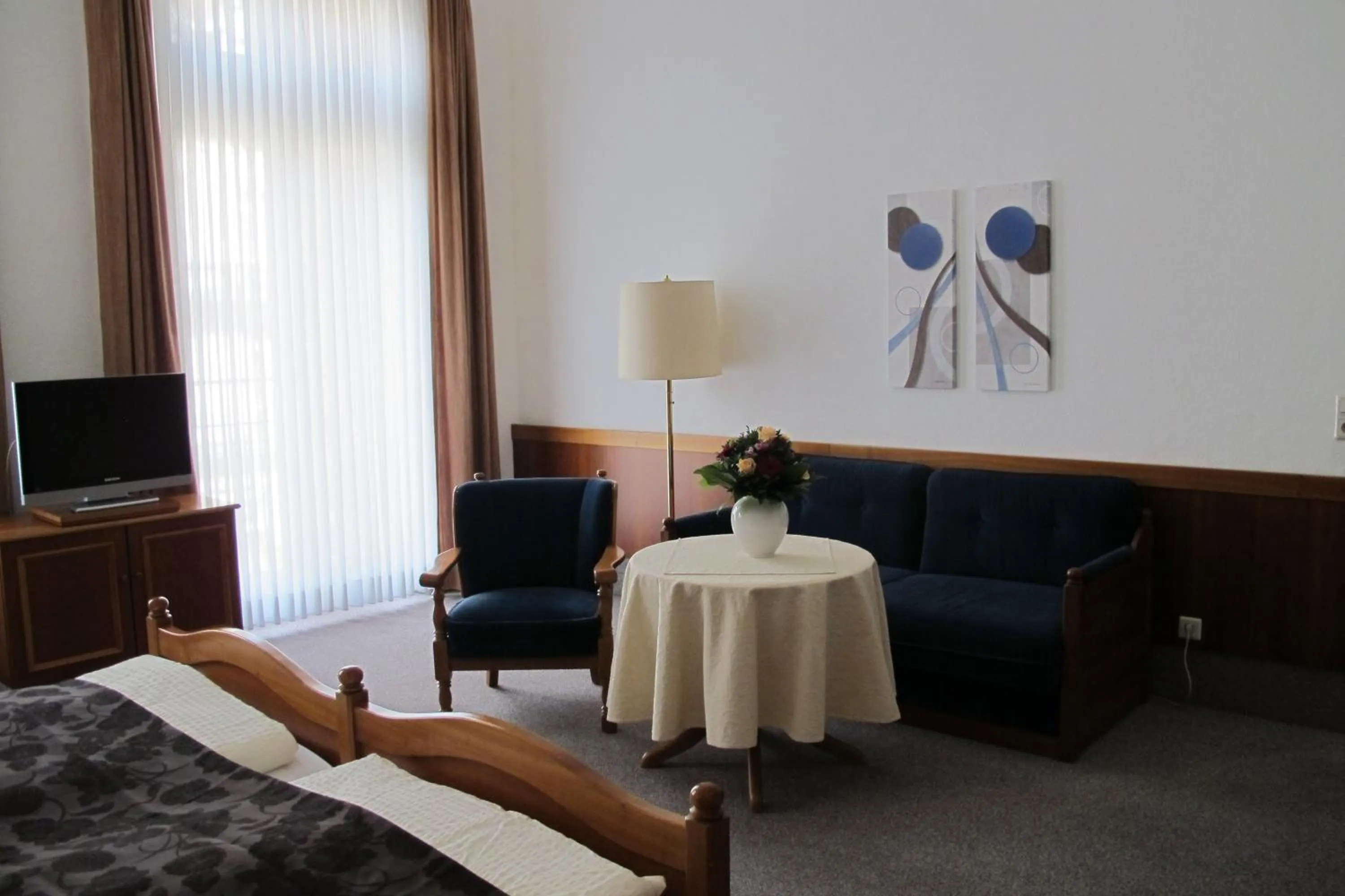 Photo of the whole room, Bed in Hotel Anlage Heidelberg