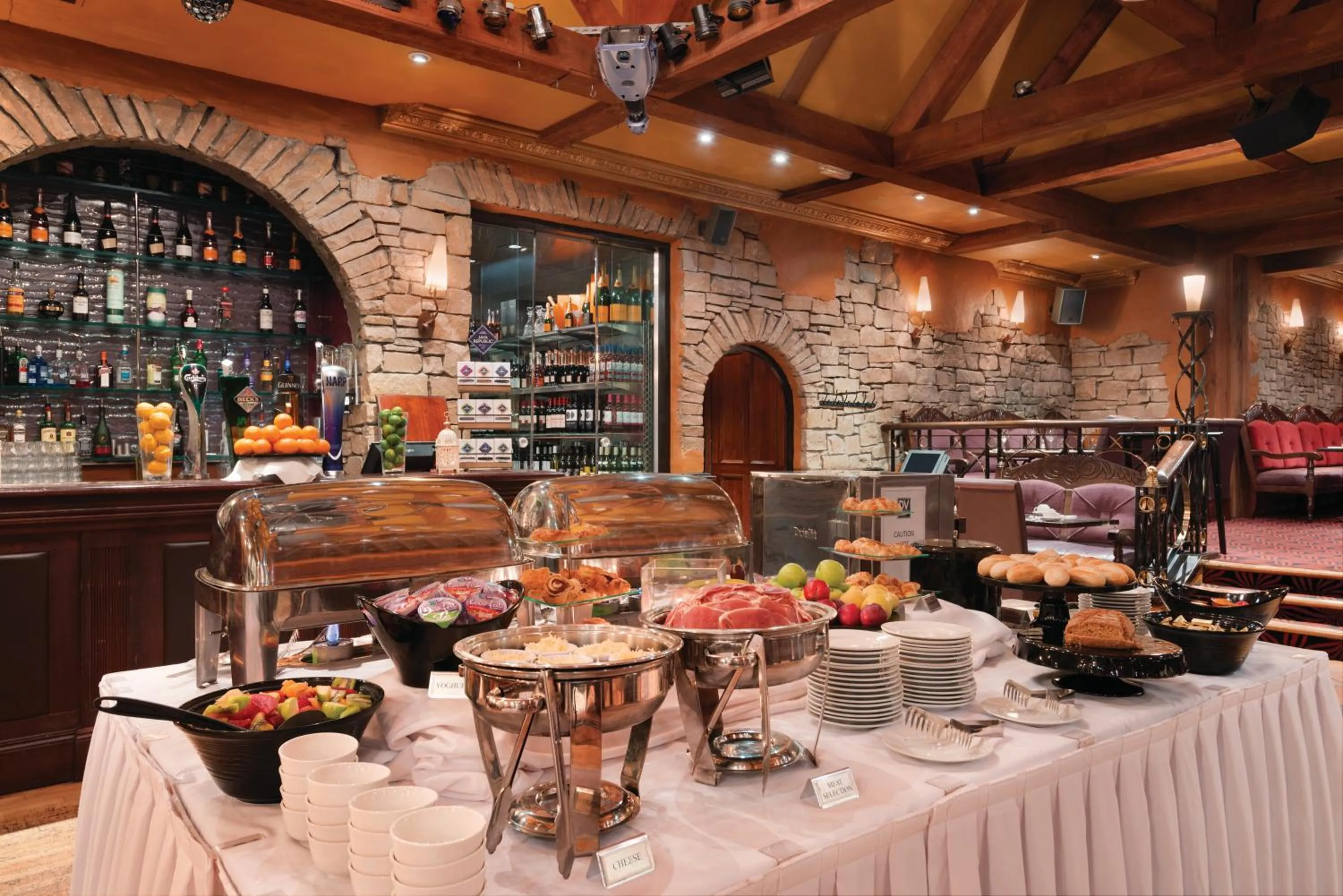 Breakfast in Da Vinci's Hotel