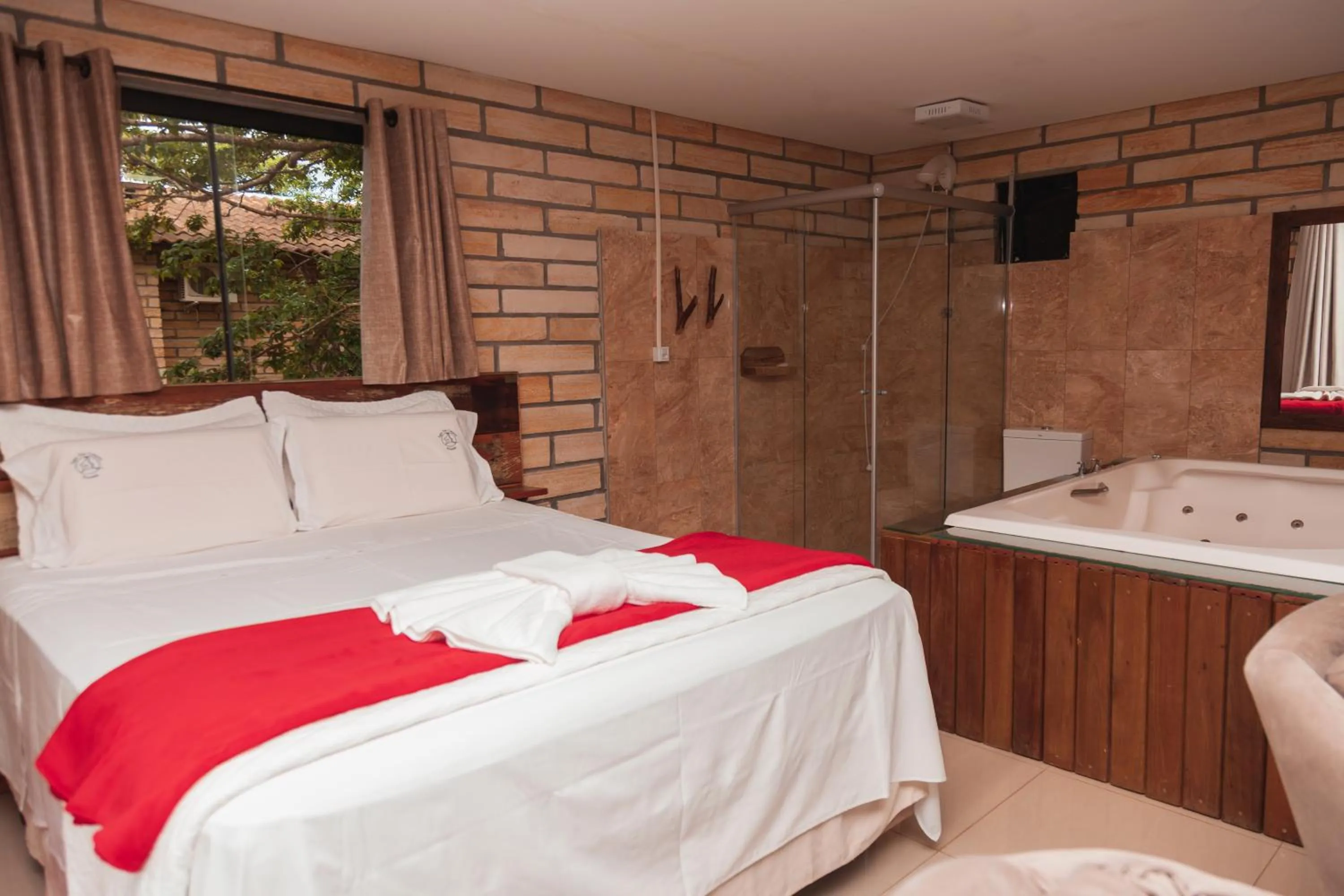 Hot Tub in Pousada Água dos Canyons