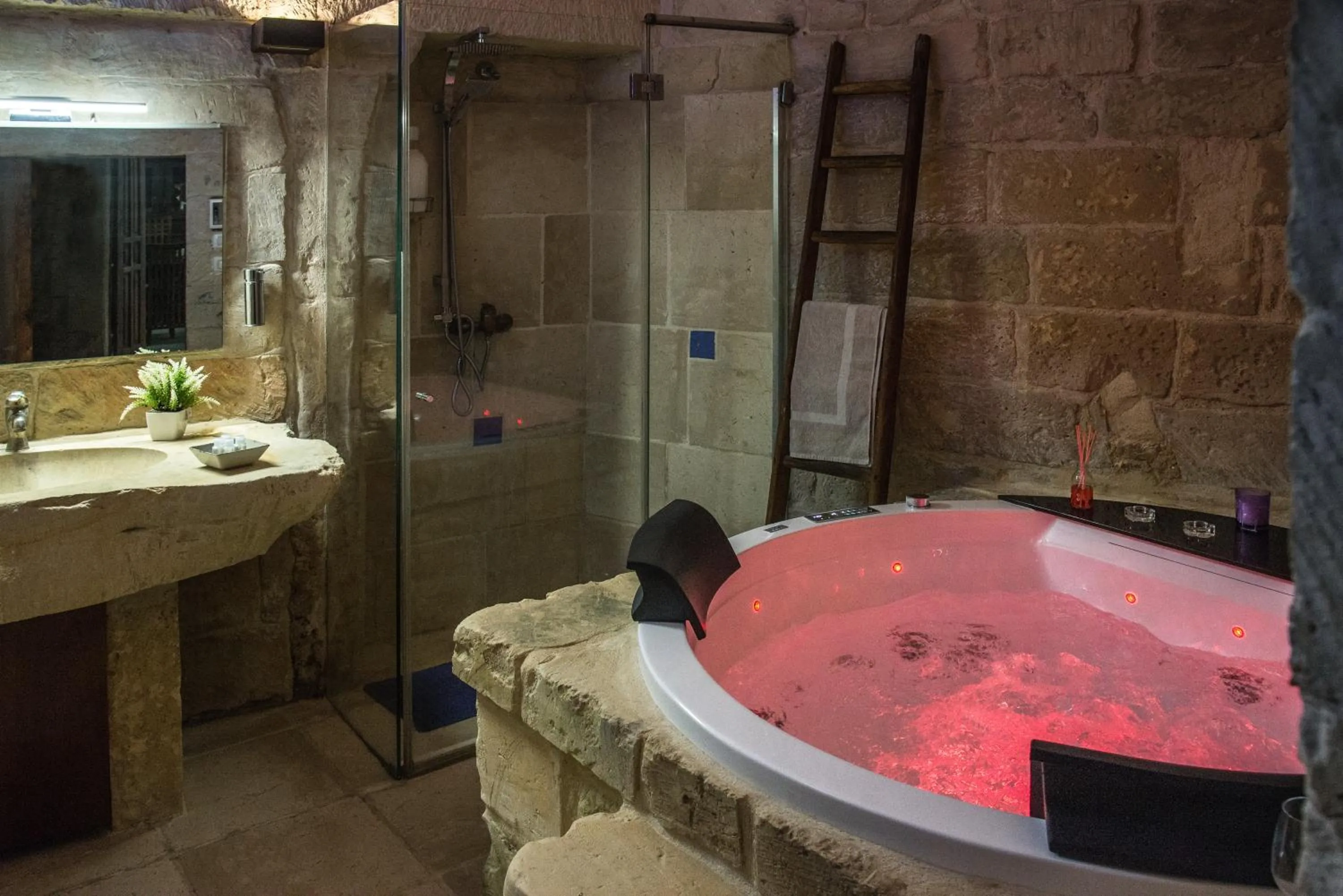 Hot Tub in La Dimora delle Grazie