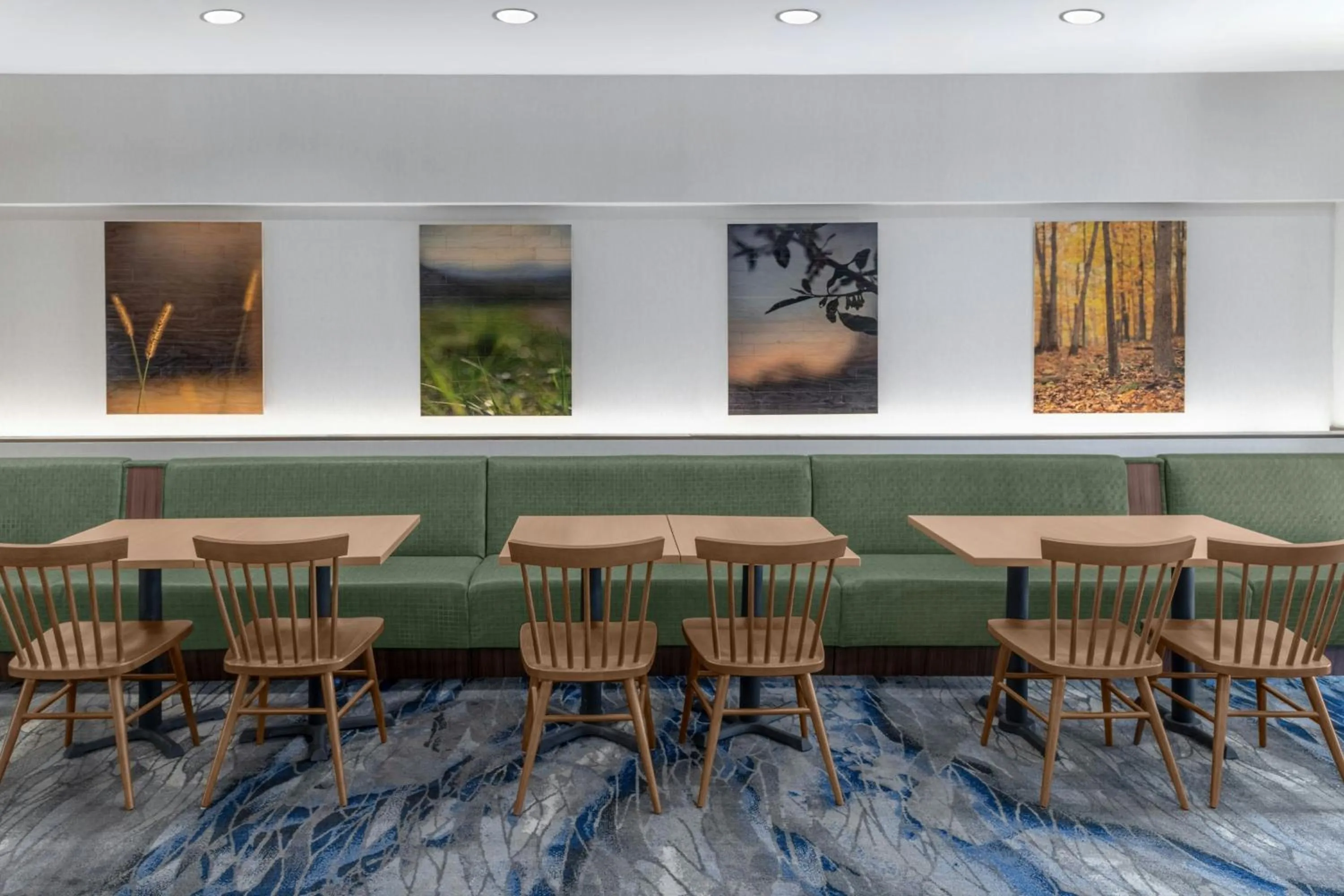 Breakfast in Fairfield Inn & Suites by Marriott Atlanta Acworth