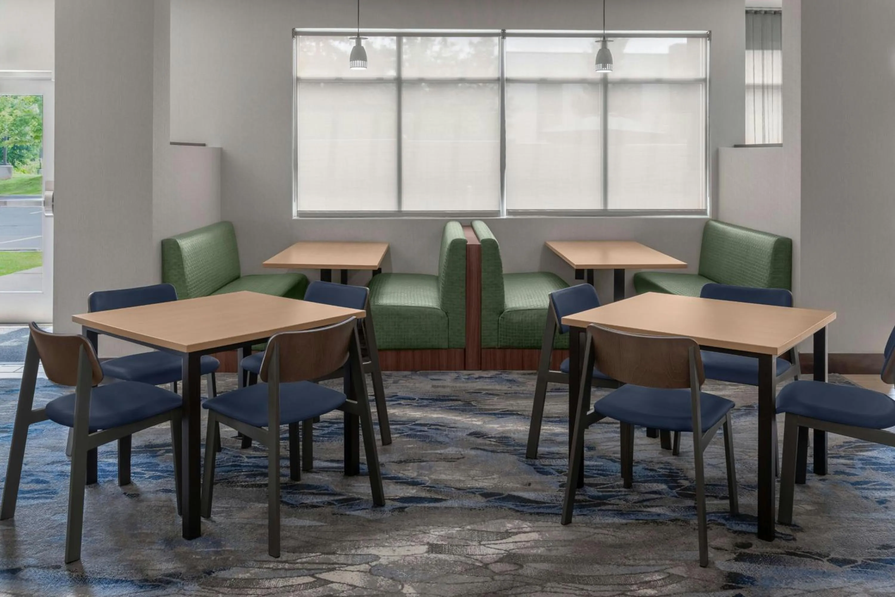 Breakfast in Fairfield Inn & Suites by Marriott Atlanta Acworth