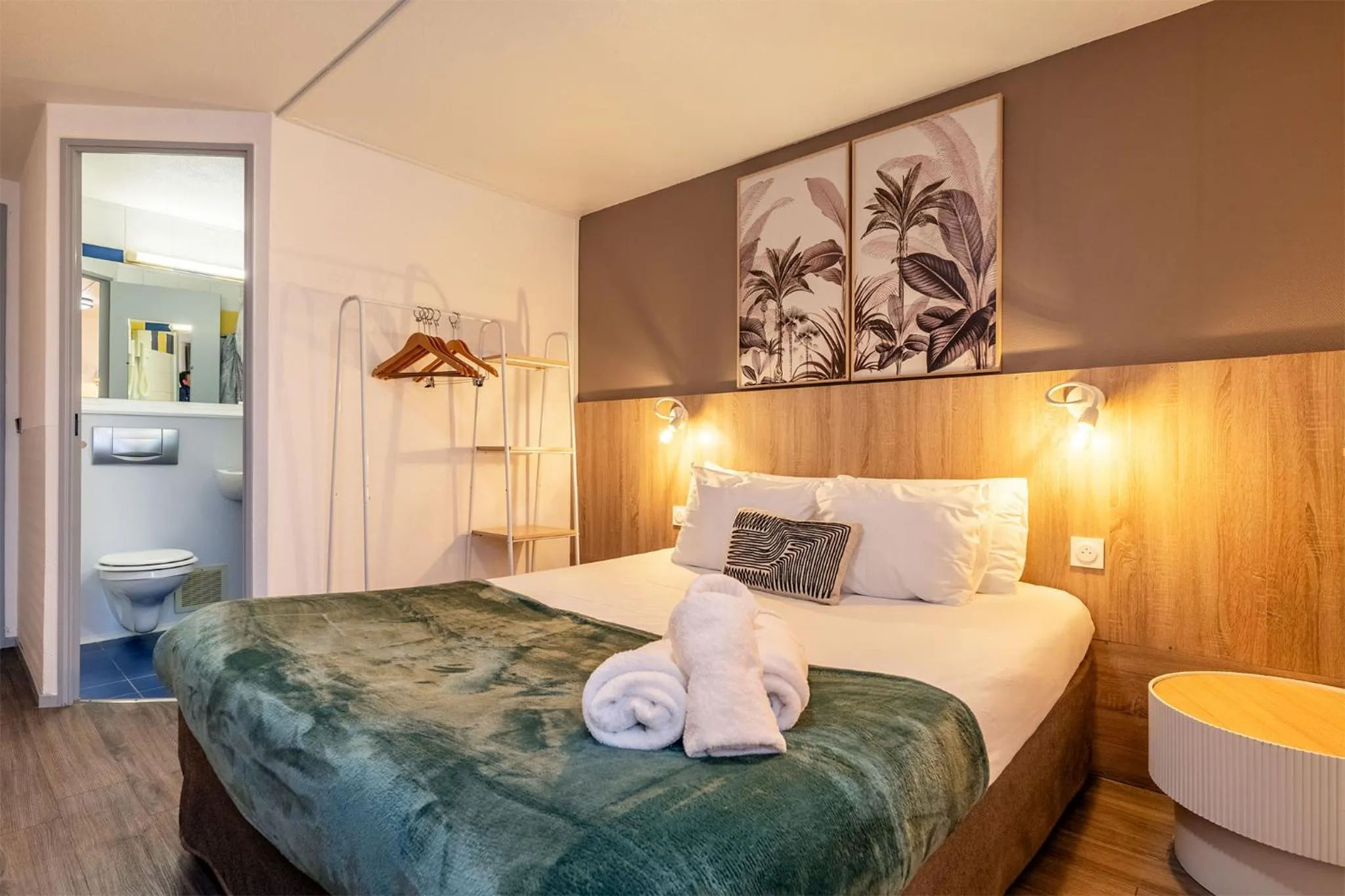 Photo of the whole room, Bed in Hôtel Le Roxane