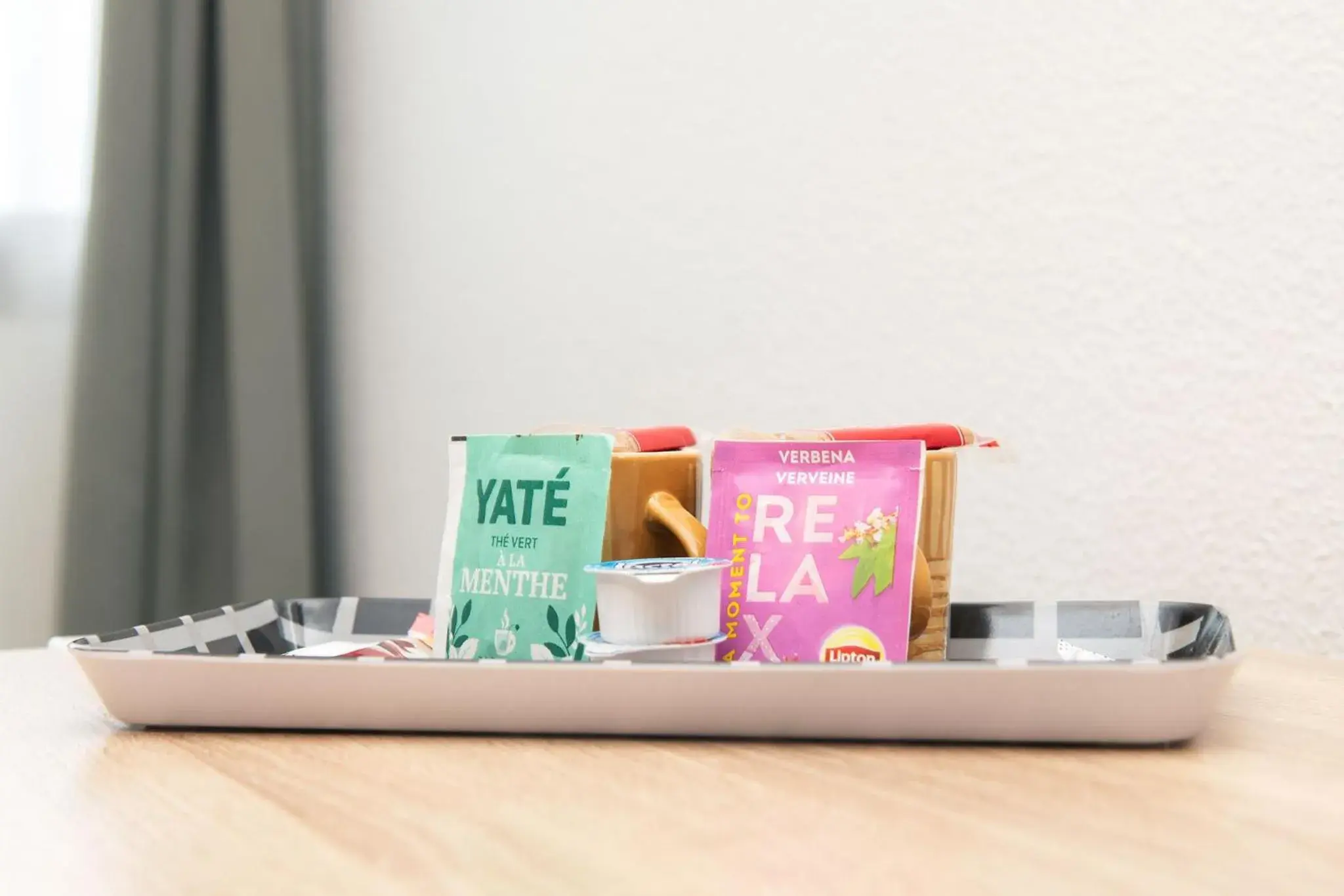 Double Room in Hôtel Le Roxane Double Room in Hôtel Le Roxane