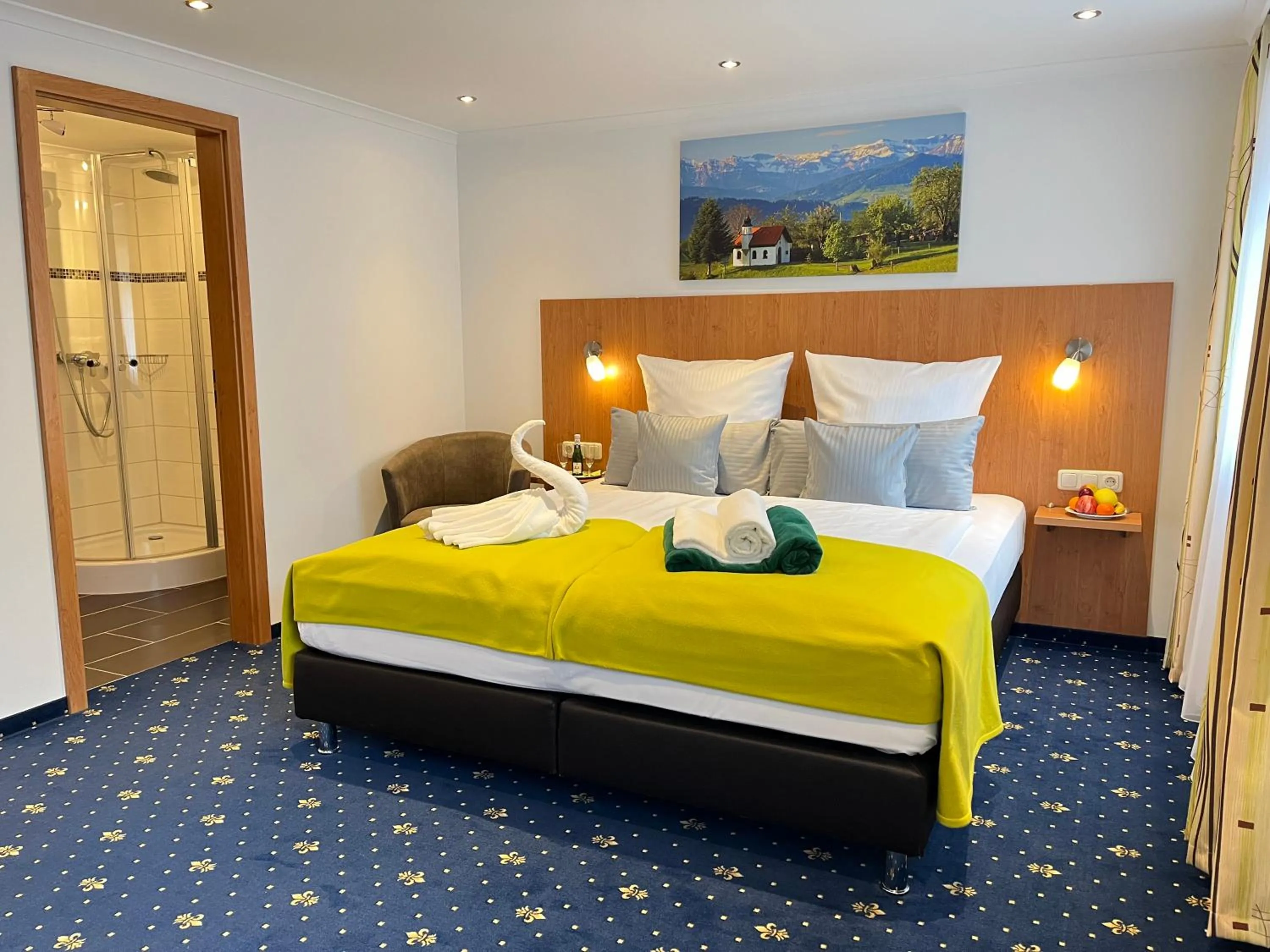 Bed in Hotel Post - regionales großes Frühstücksbuffet - auch GF & LF