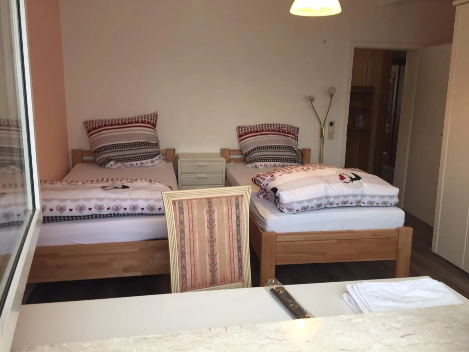 Photo of the whole room, Bed in Die Werkstatt