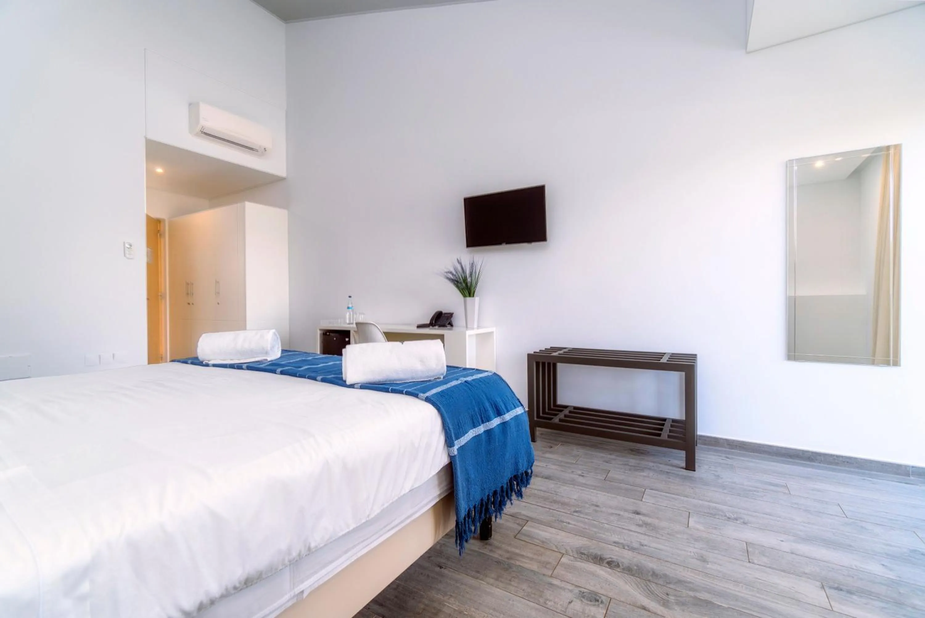 Deluxe Double Room with Garden in Mercedes Country House