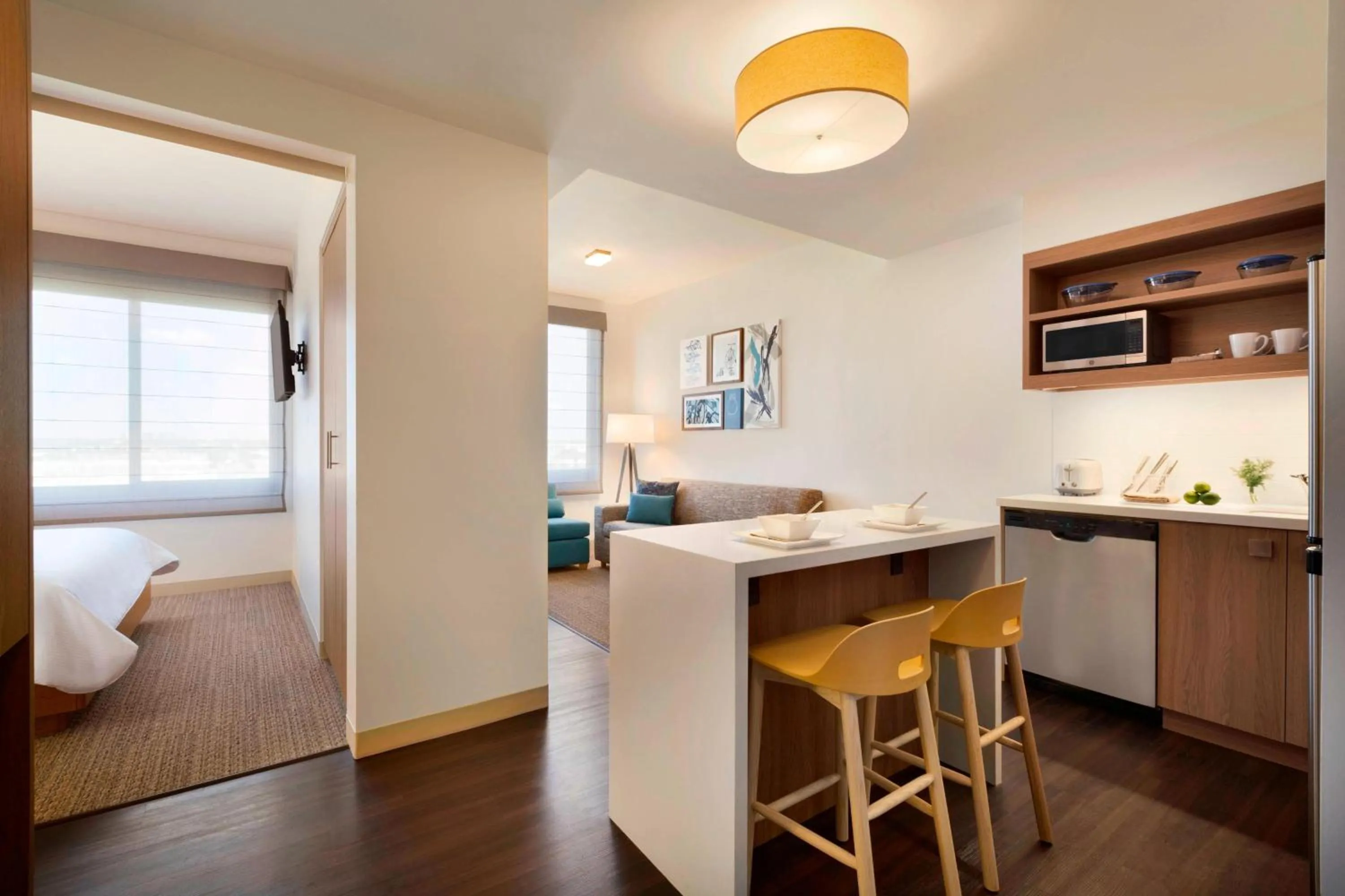 Photo of the whole room in Element Dallas Love Field