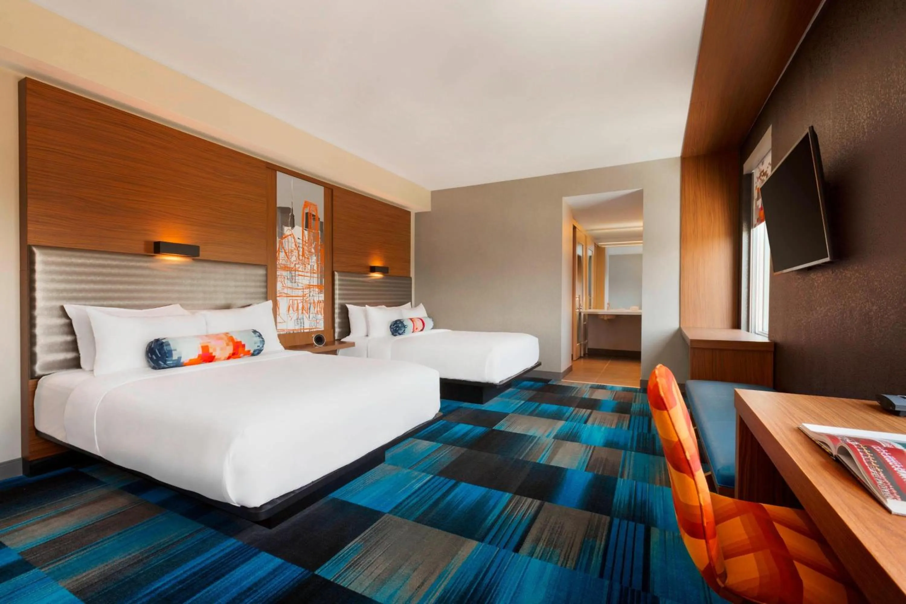 Photo of the whole room, Bed in Aloft Dallas Love Field