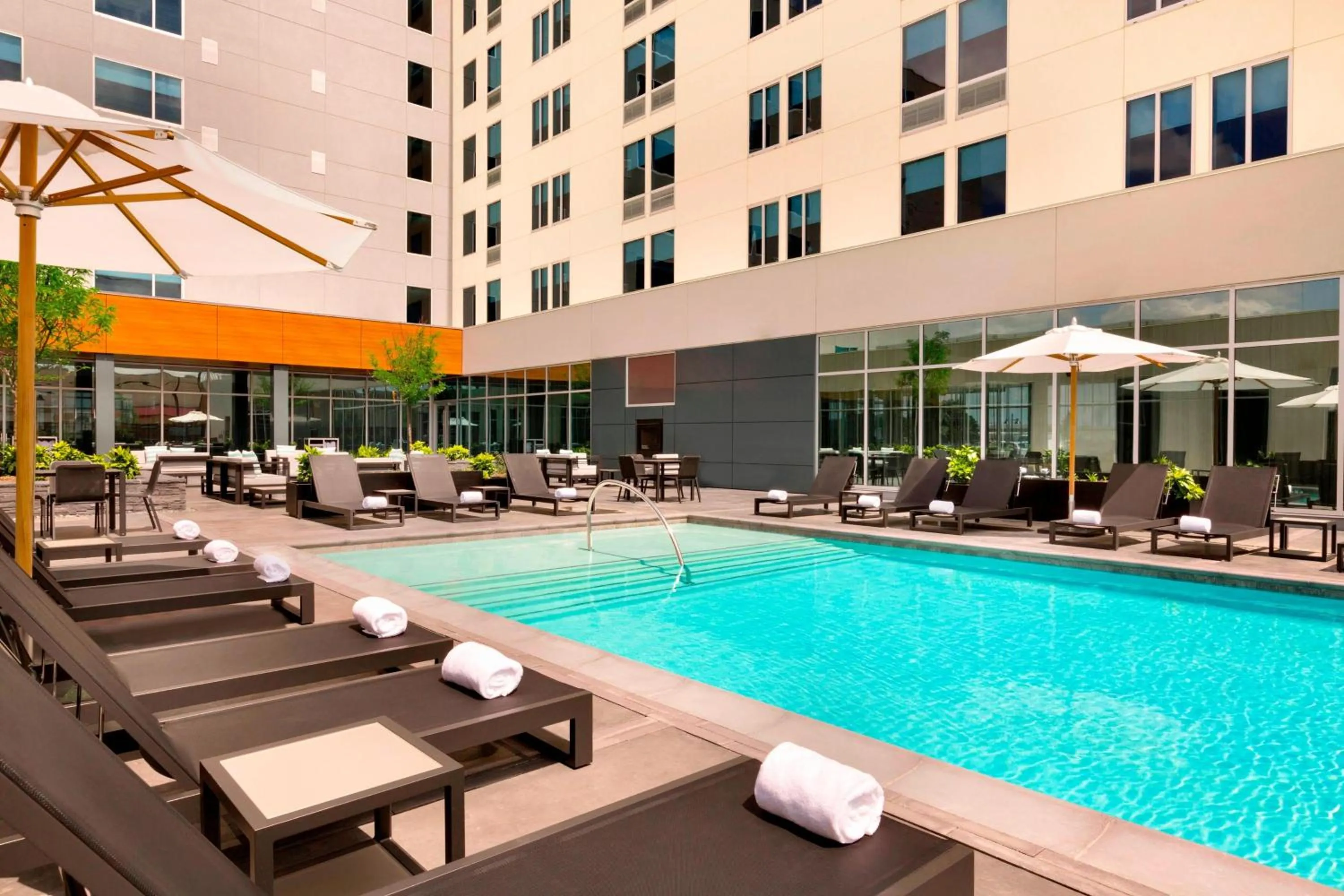 Swimming pool in Aloft Dallas Love Field