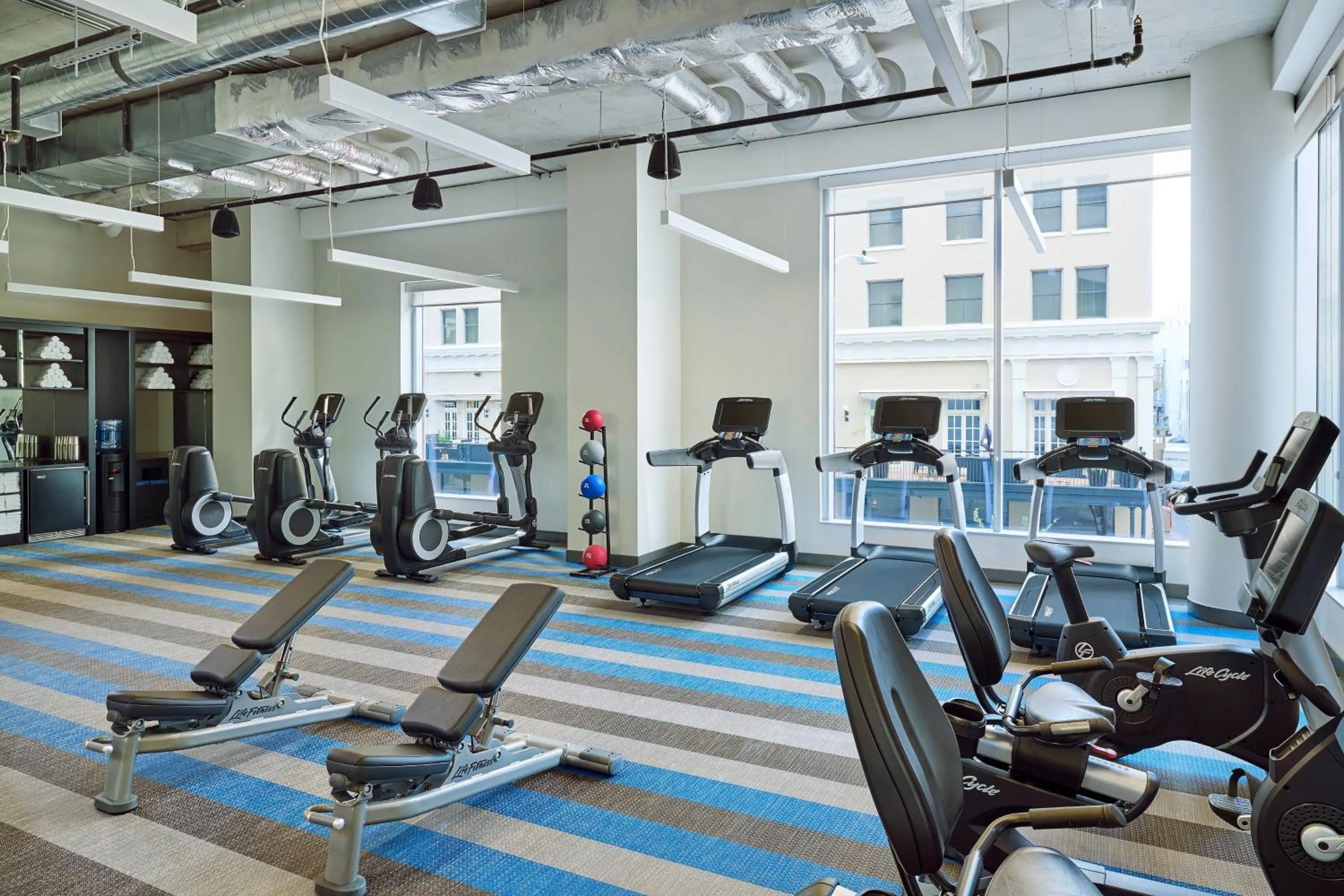 Fitness centre/facilities in Element Austin Downtown
