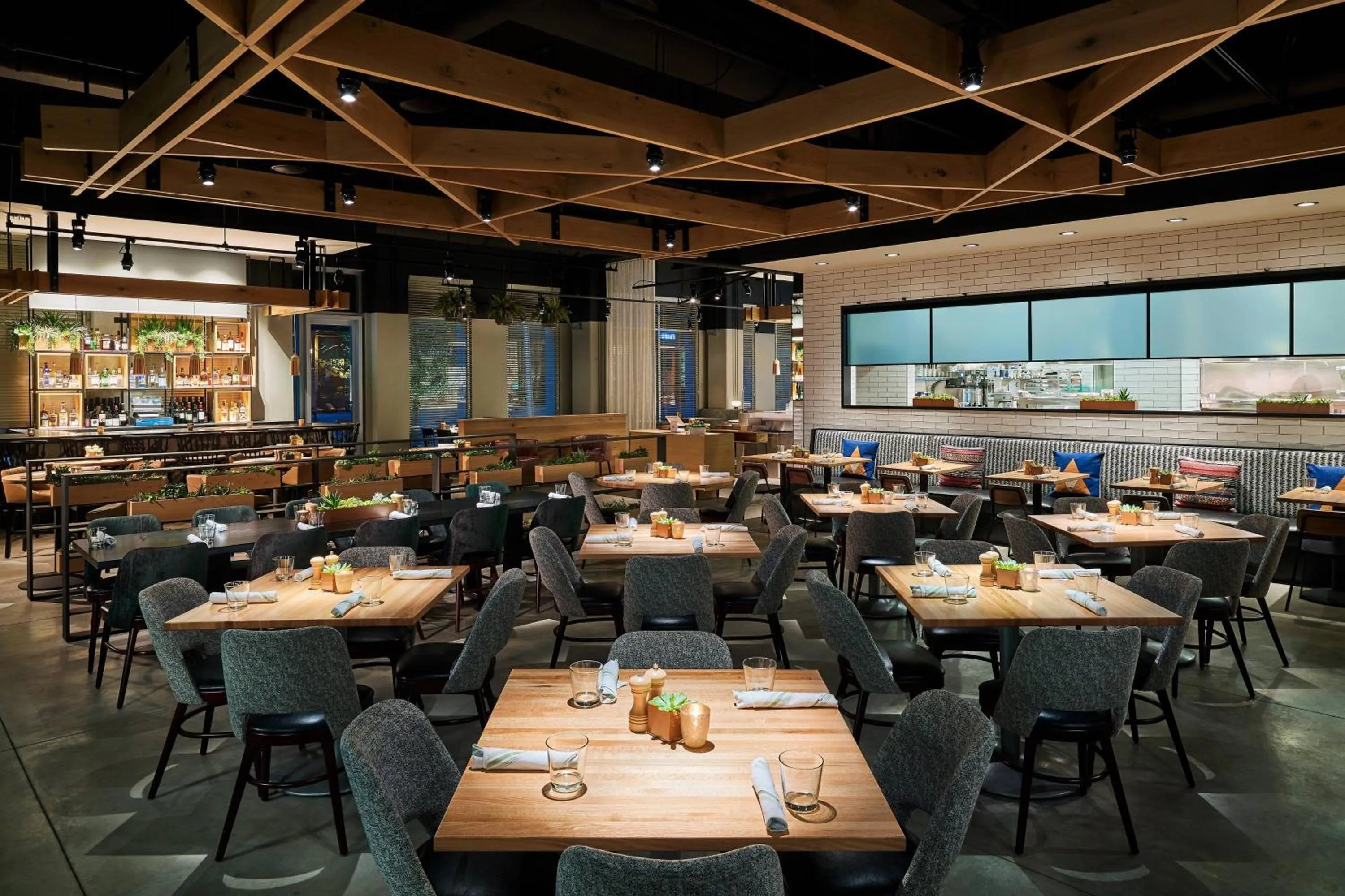 Restaurant/places to eat in Element Austin Downtown