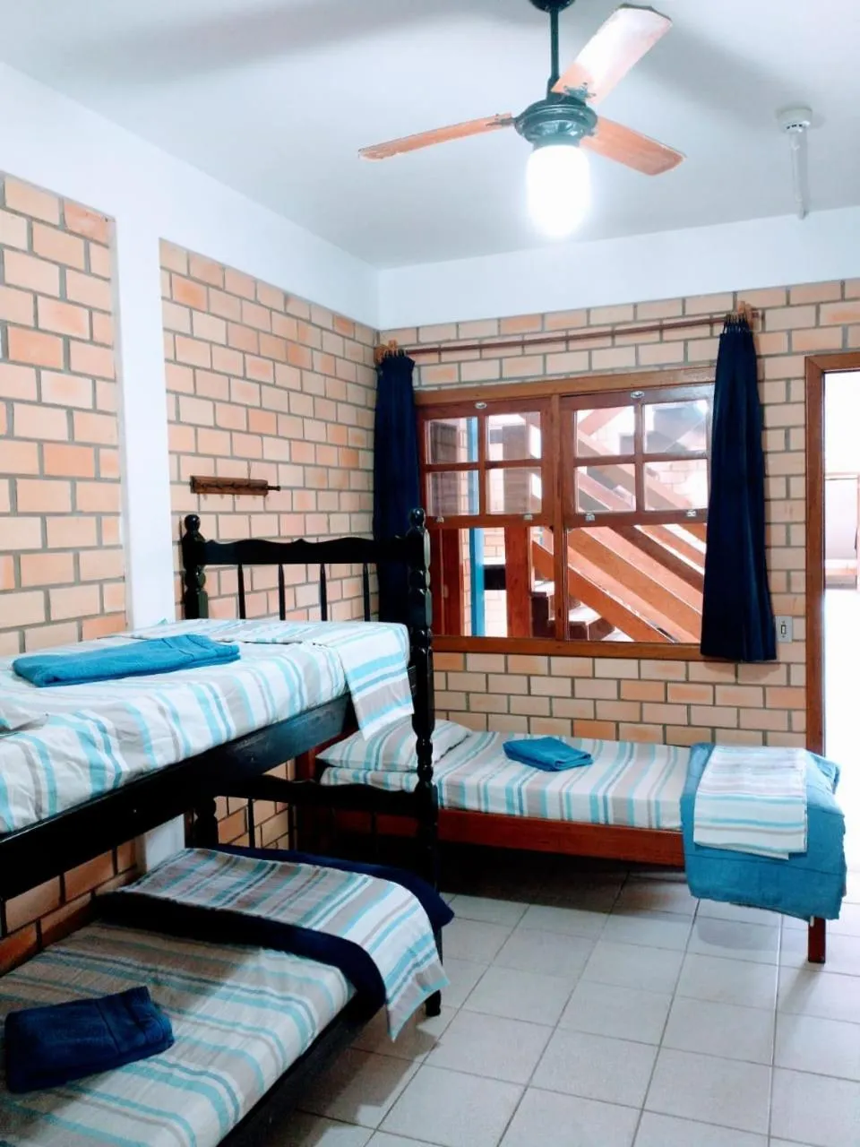 Photo of the whole room, Bed in Pousada Baleia Franca