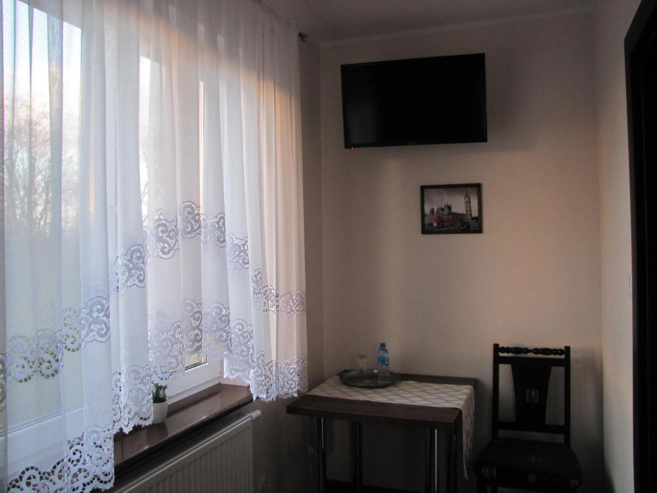 Photo of the whole room in Heveliusz