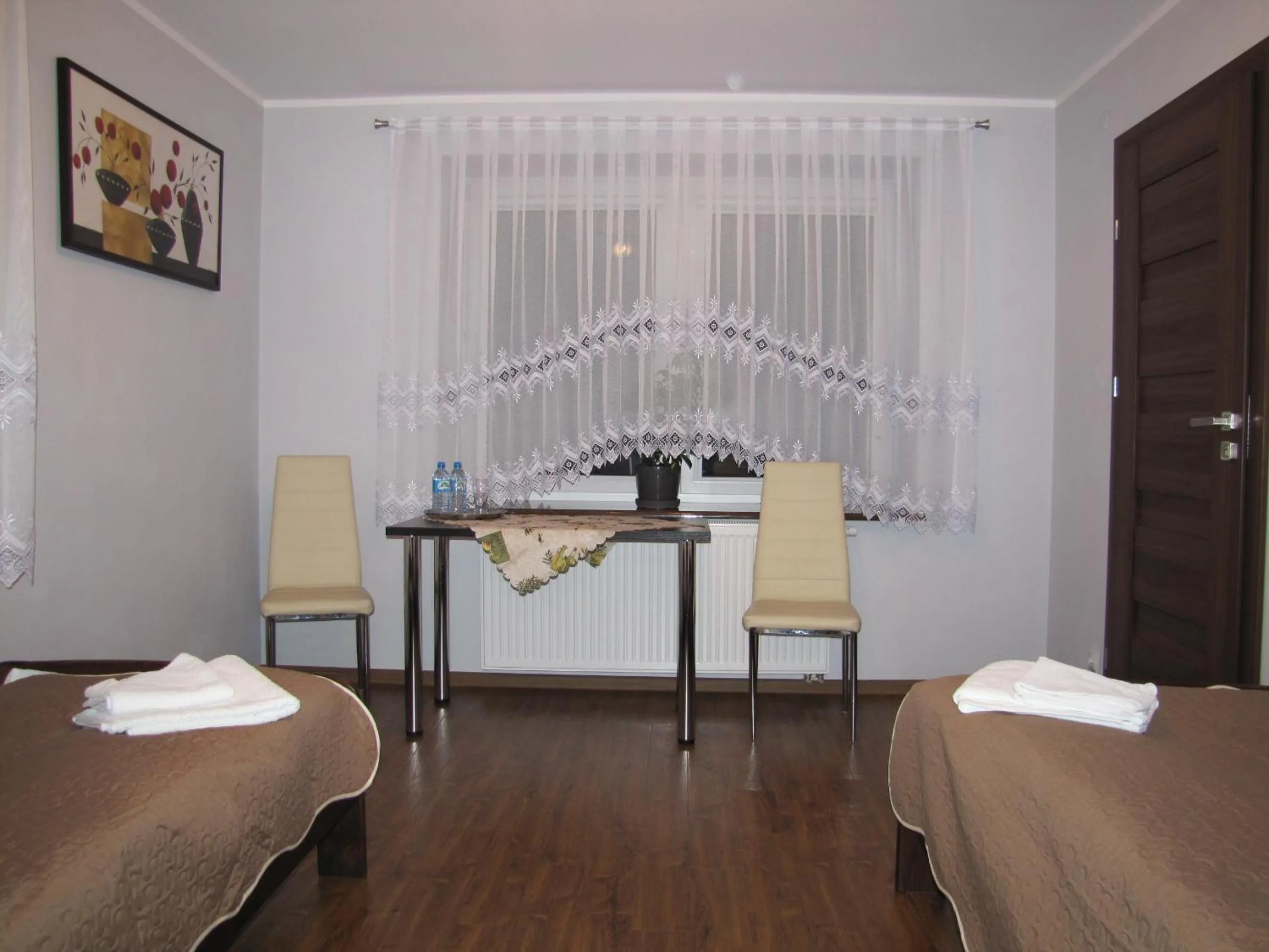 Photo of the whole room, Bed in Heveliusz