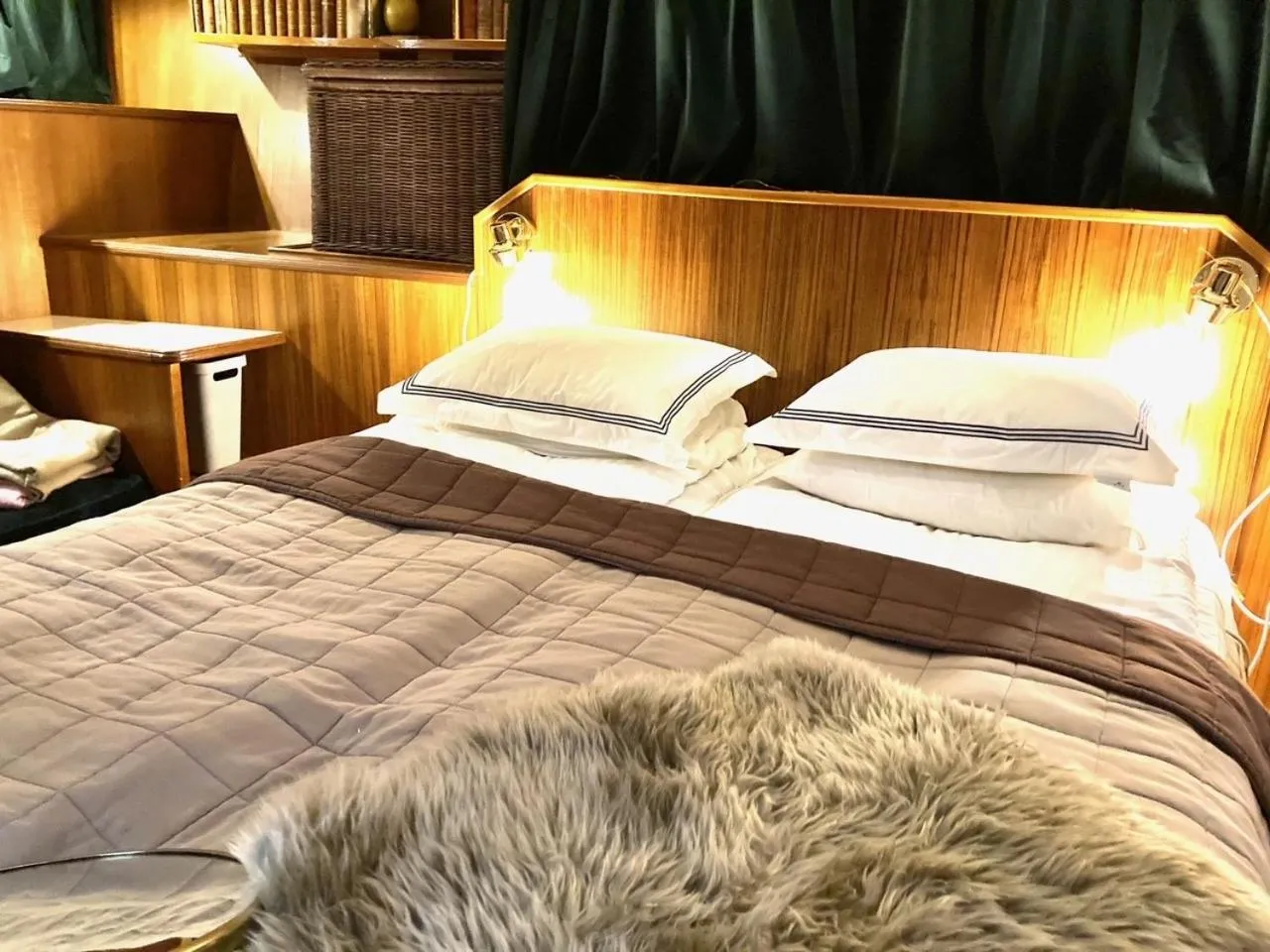 Bed in Mälardrottningen Yacht Hotel