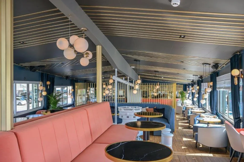 Restaurant/places to eat in Mälardrottningen Yacht Hotel