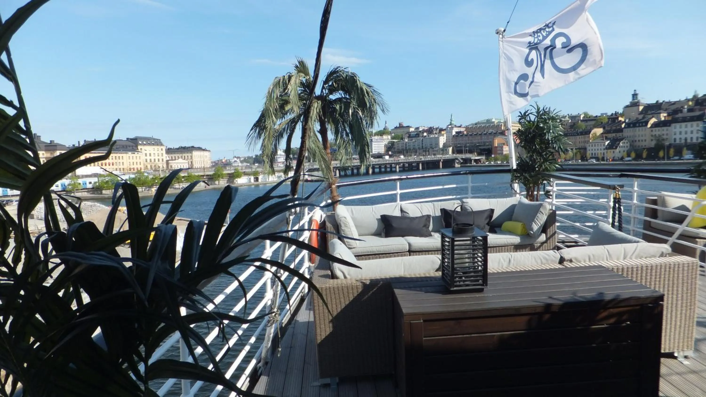 Patio in Mälardrottningen Yacht Hotel