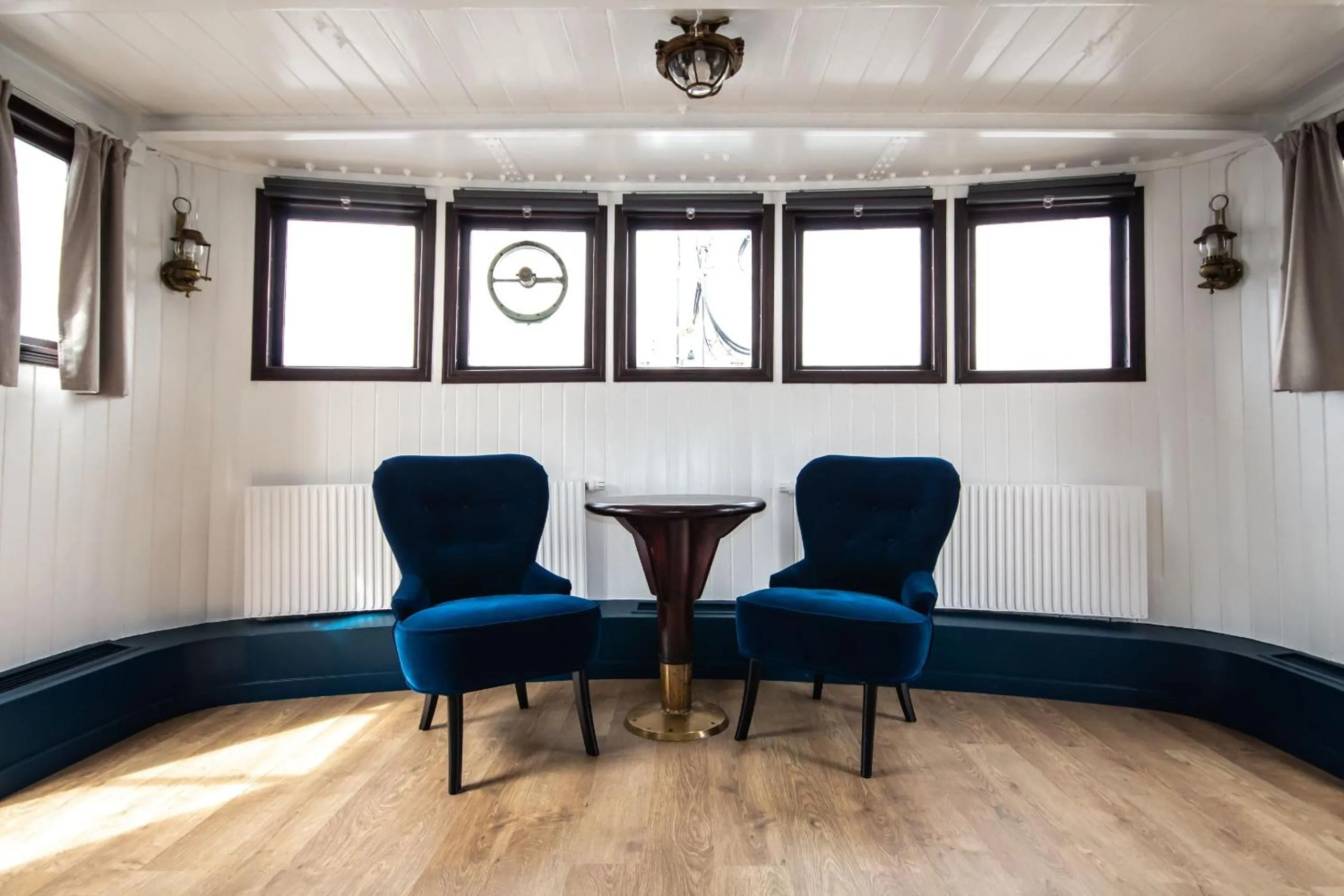 Seating area in Mälardrottningen Yacht Hotel