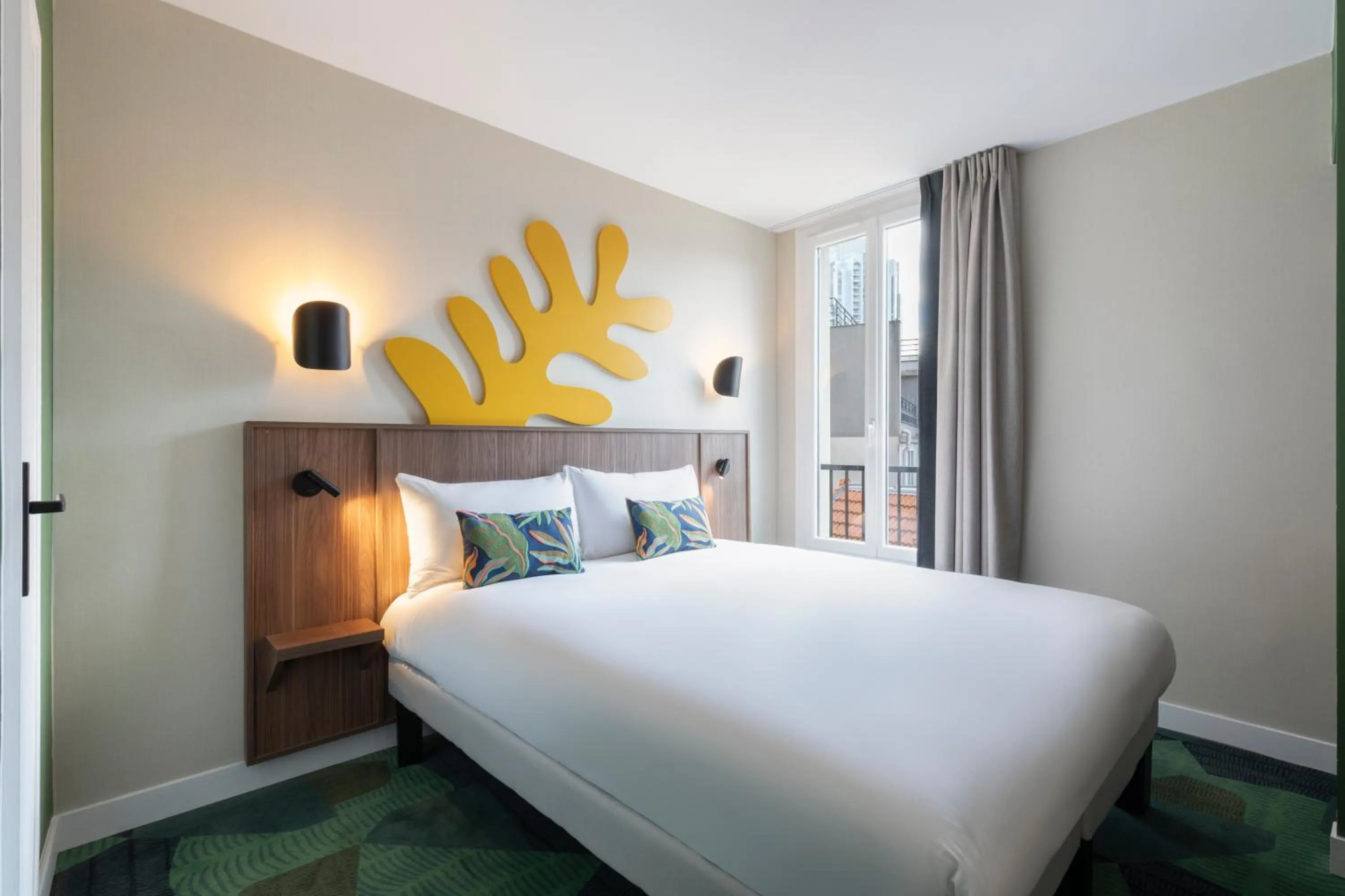 Bedroom, Bed in Ibis Styles Paris Jardin de la Villette - Rénové en 2025