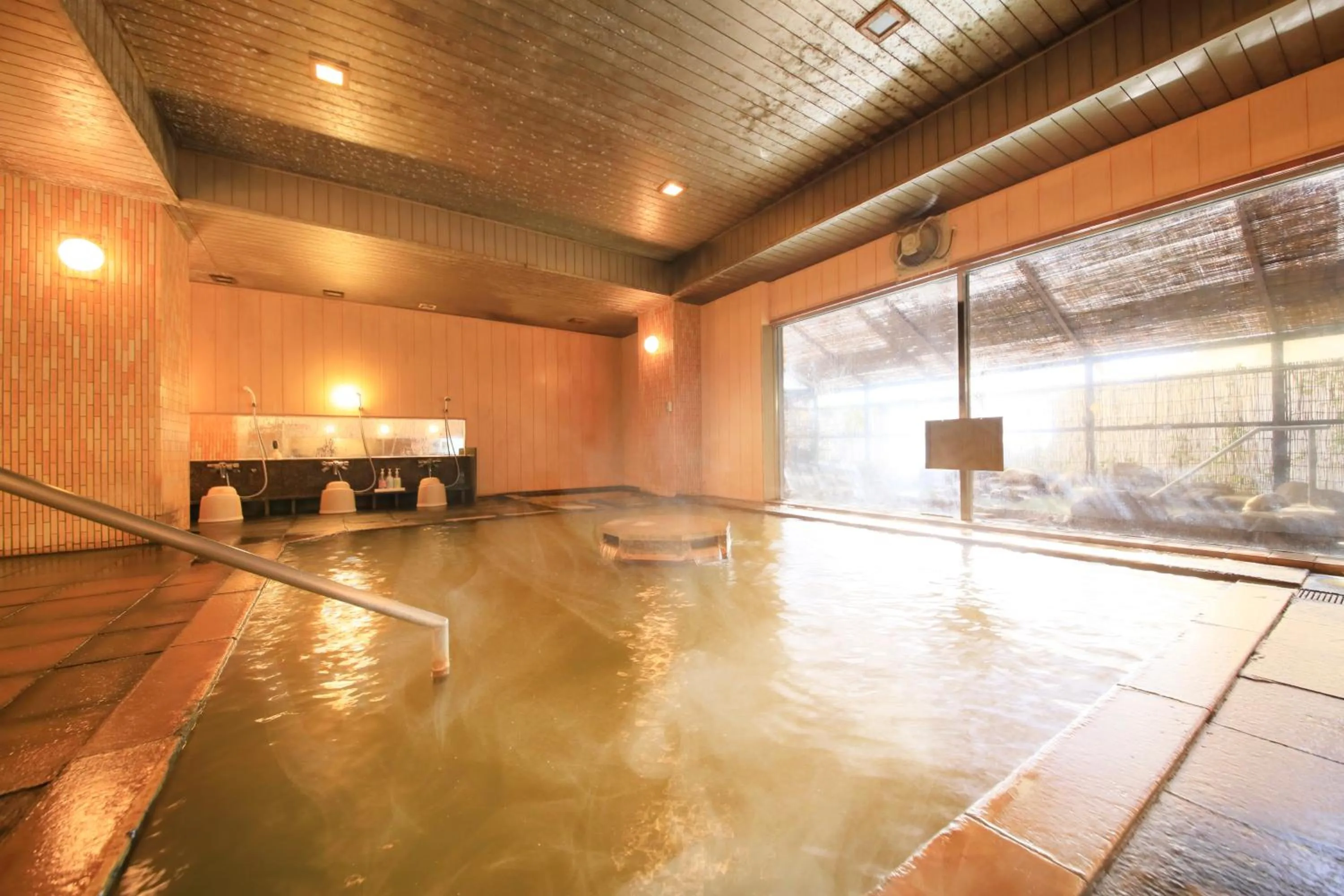 Hot Spring Bath in Yutorelo Toyako