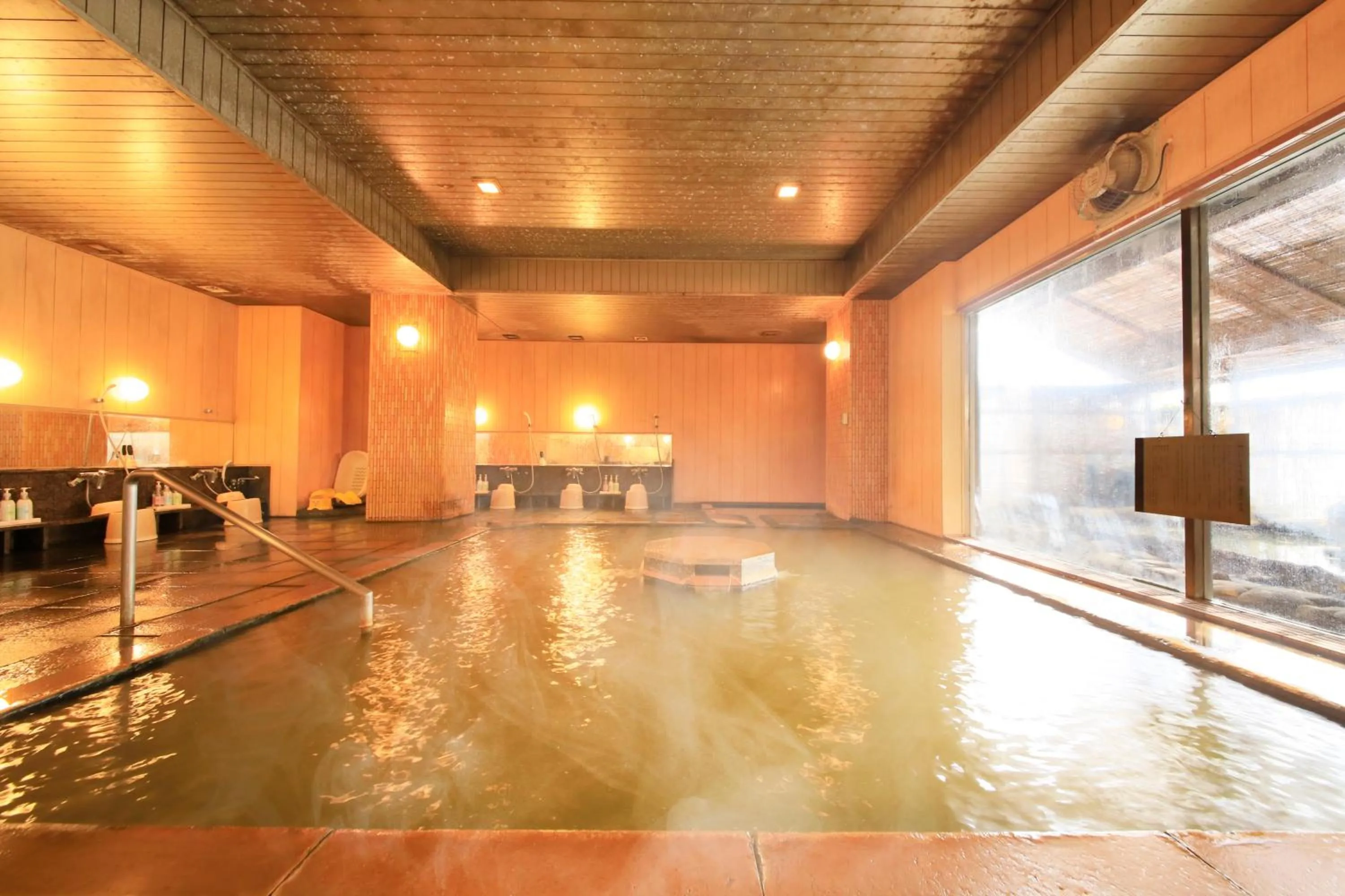 Hot Spring Bath in Yutorelo Toyako