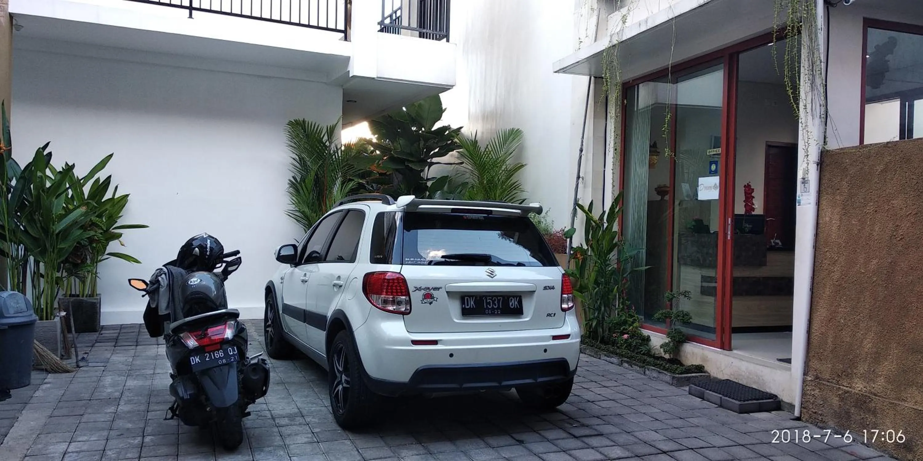 On site in D'Pande Kuta