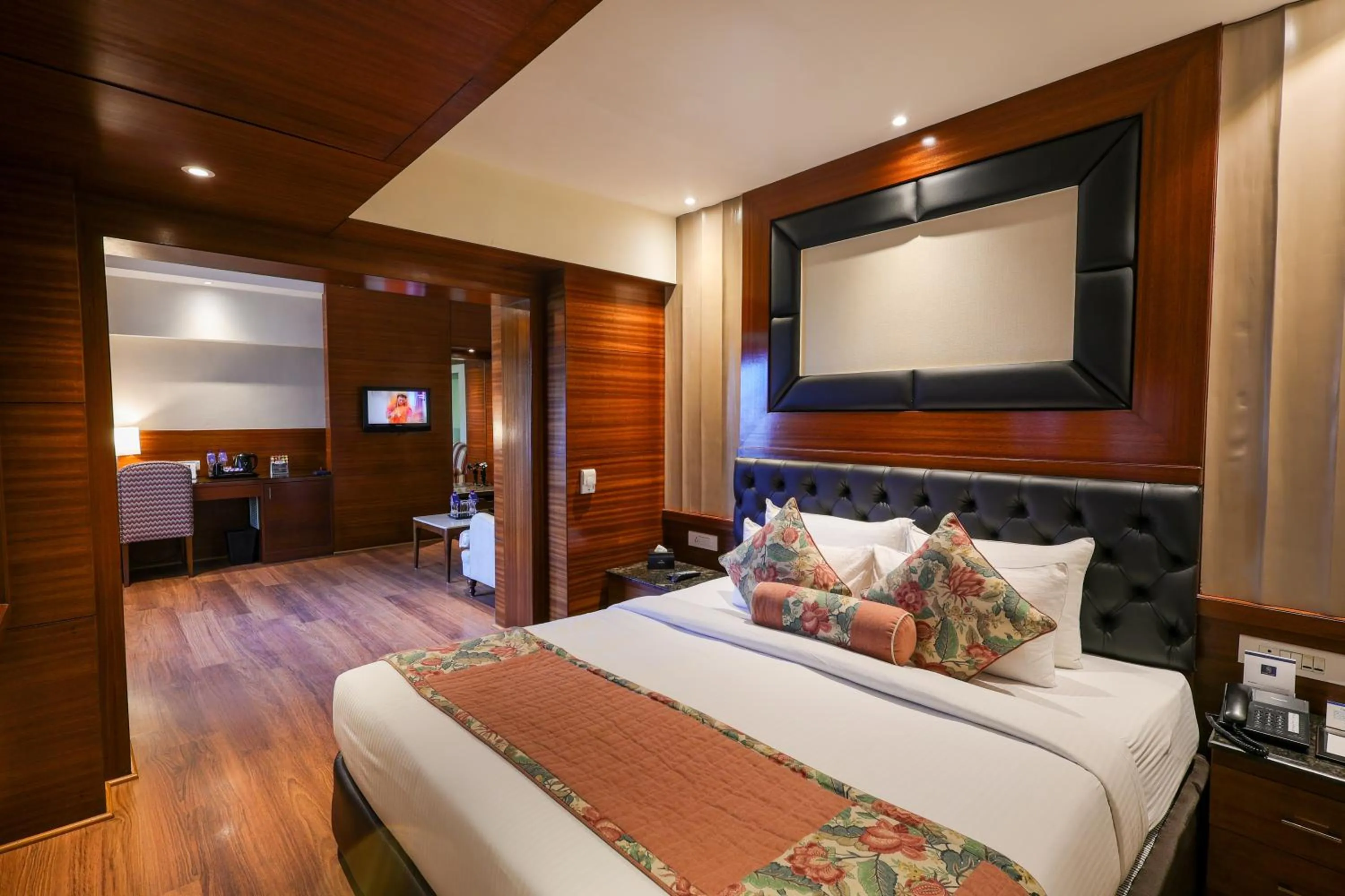 Property building, Bed in Hotel Royal Cliff